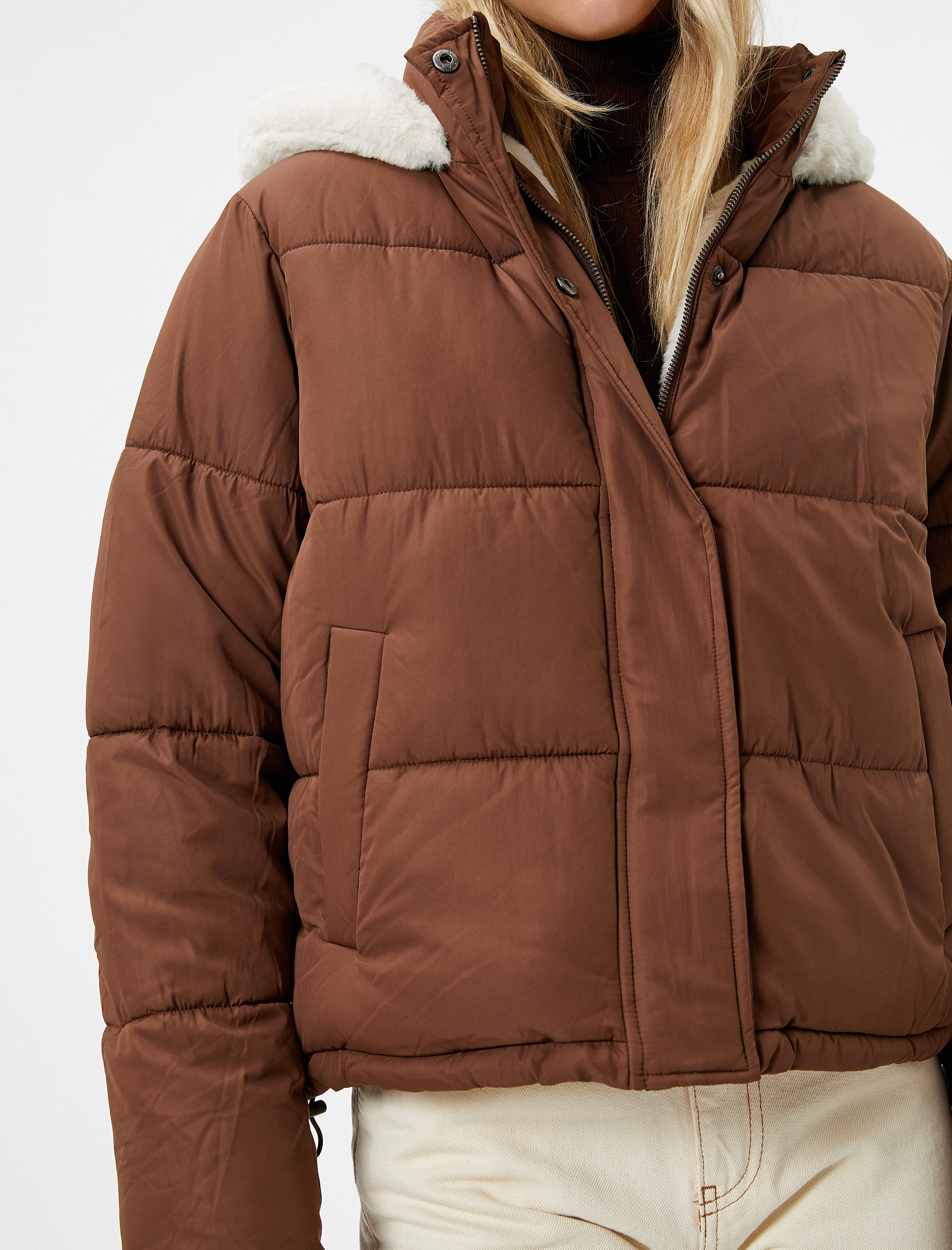   Şişme Mont Kapşonlu İçi Peluş Astarlı Cepli Fermuarlı