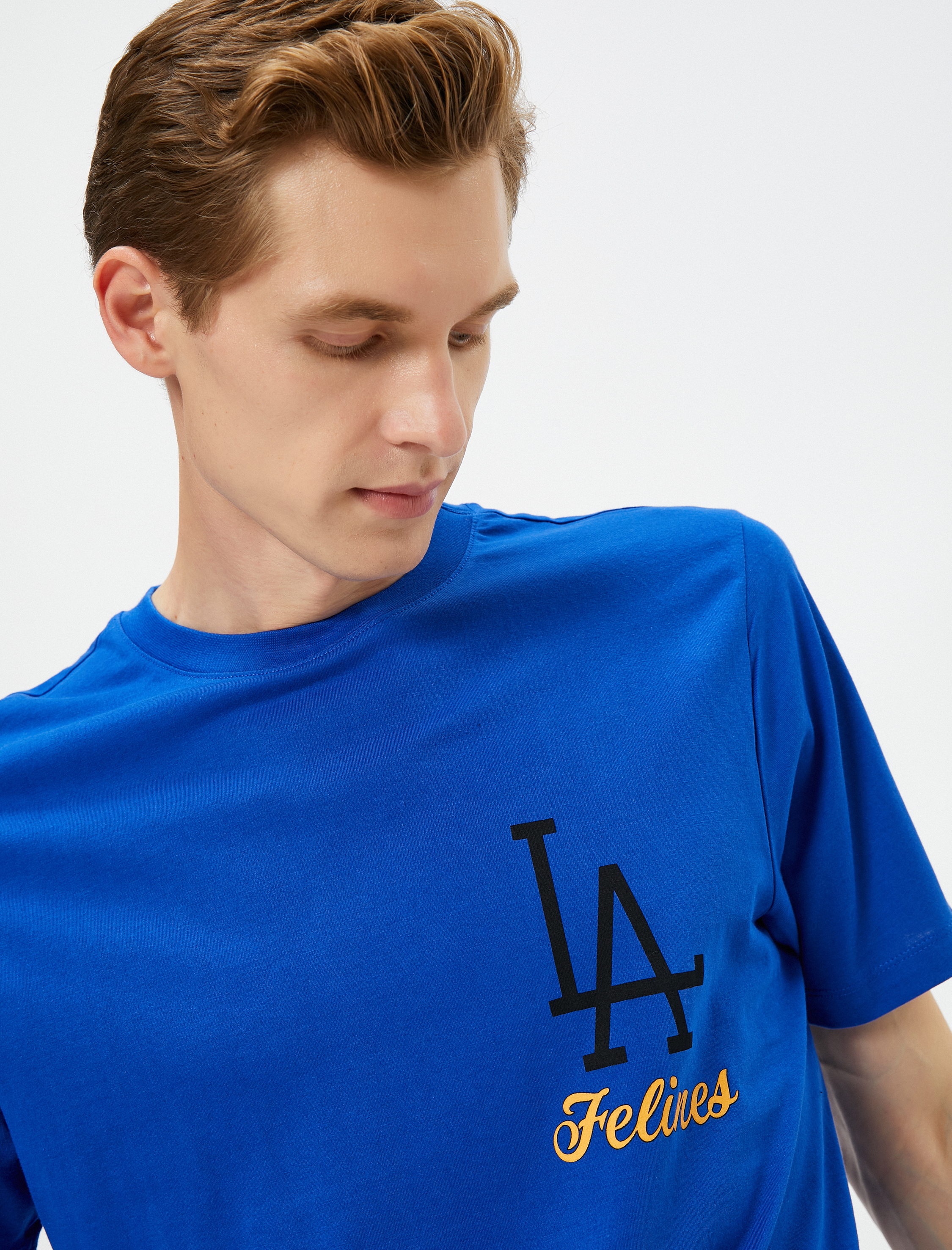   Arkası Baskılı Tişört Bisiklet Yaka Kısa Kollu Pamuklu