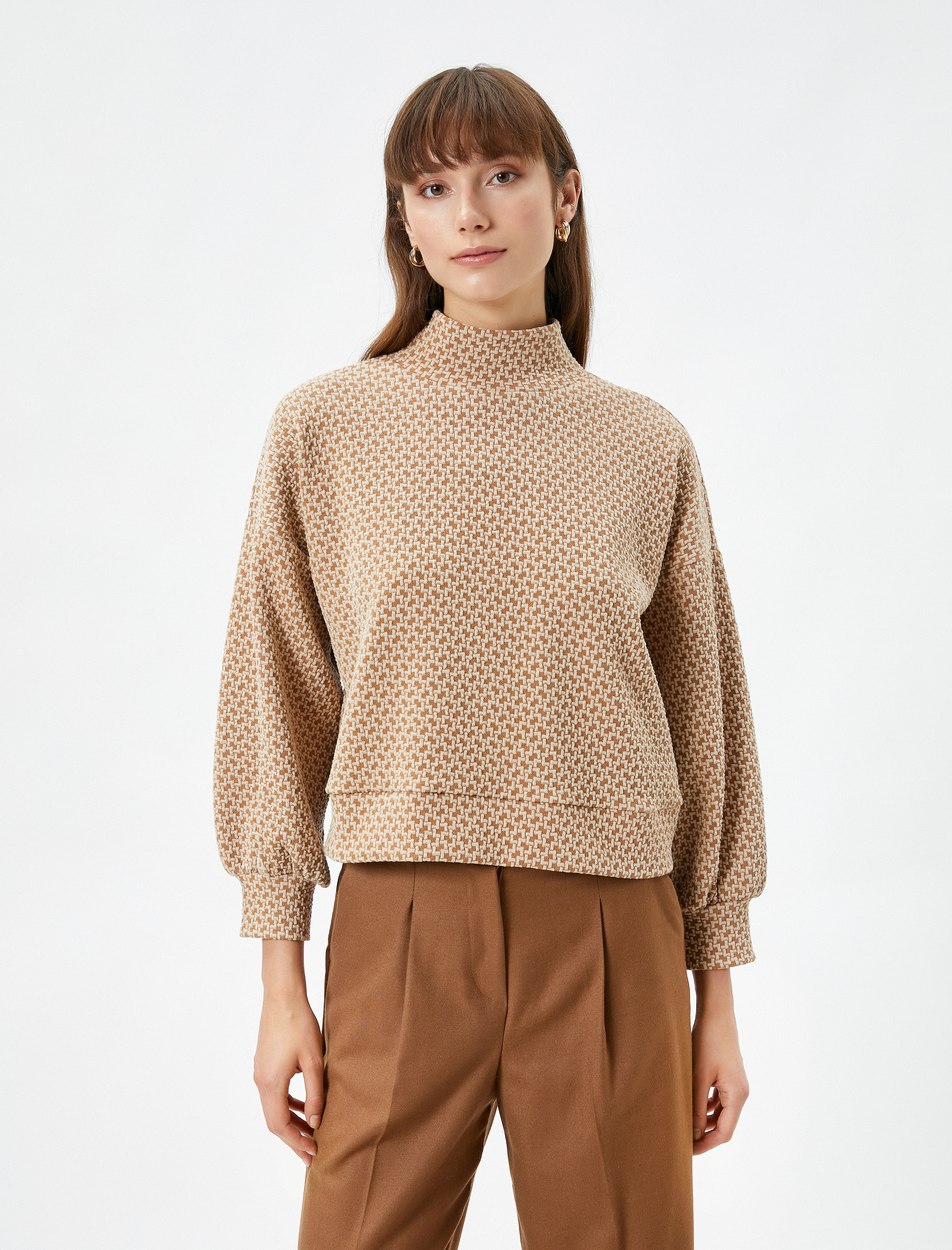   Dik Yaka Sweatshirt Balon Kollu Düşük Omuzlu