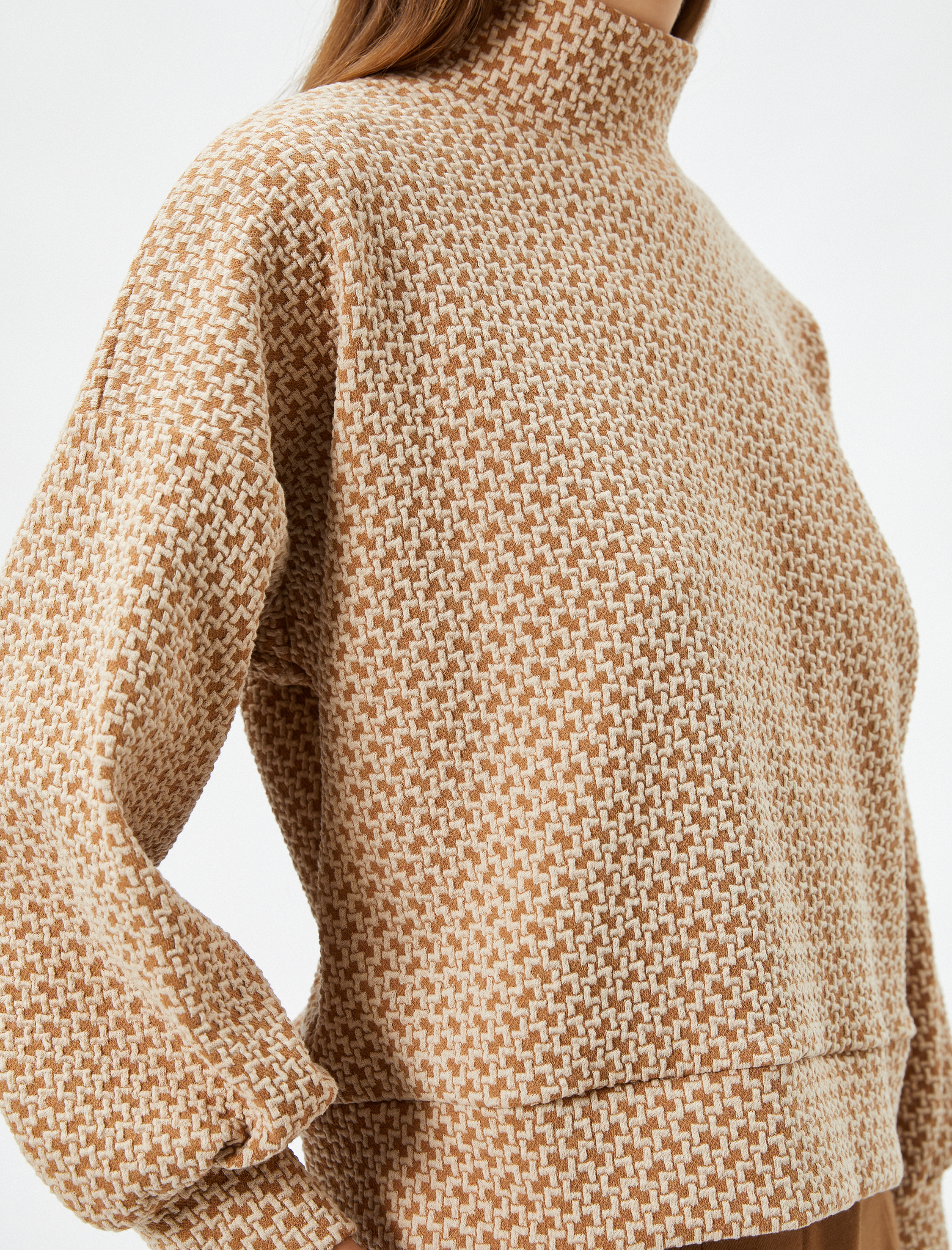   Dik Yaka Sweatshirt Balon Kollu Düşük Omuzlu