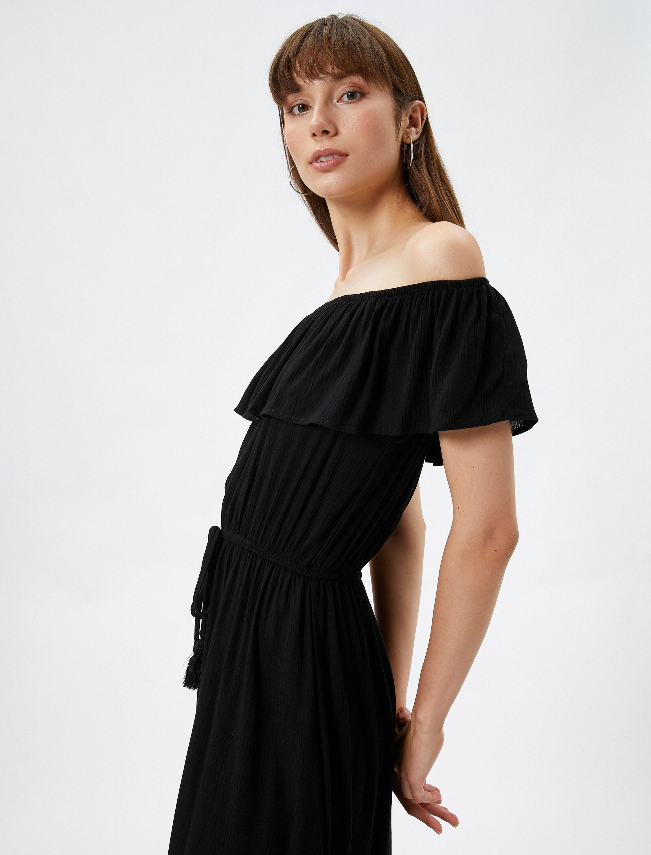   Midi Boy Fırfırlı Elbise Omzu Açık Beli Püskül Detaylı