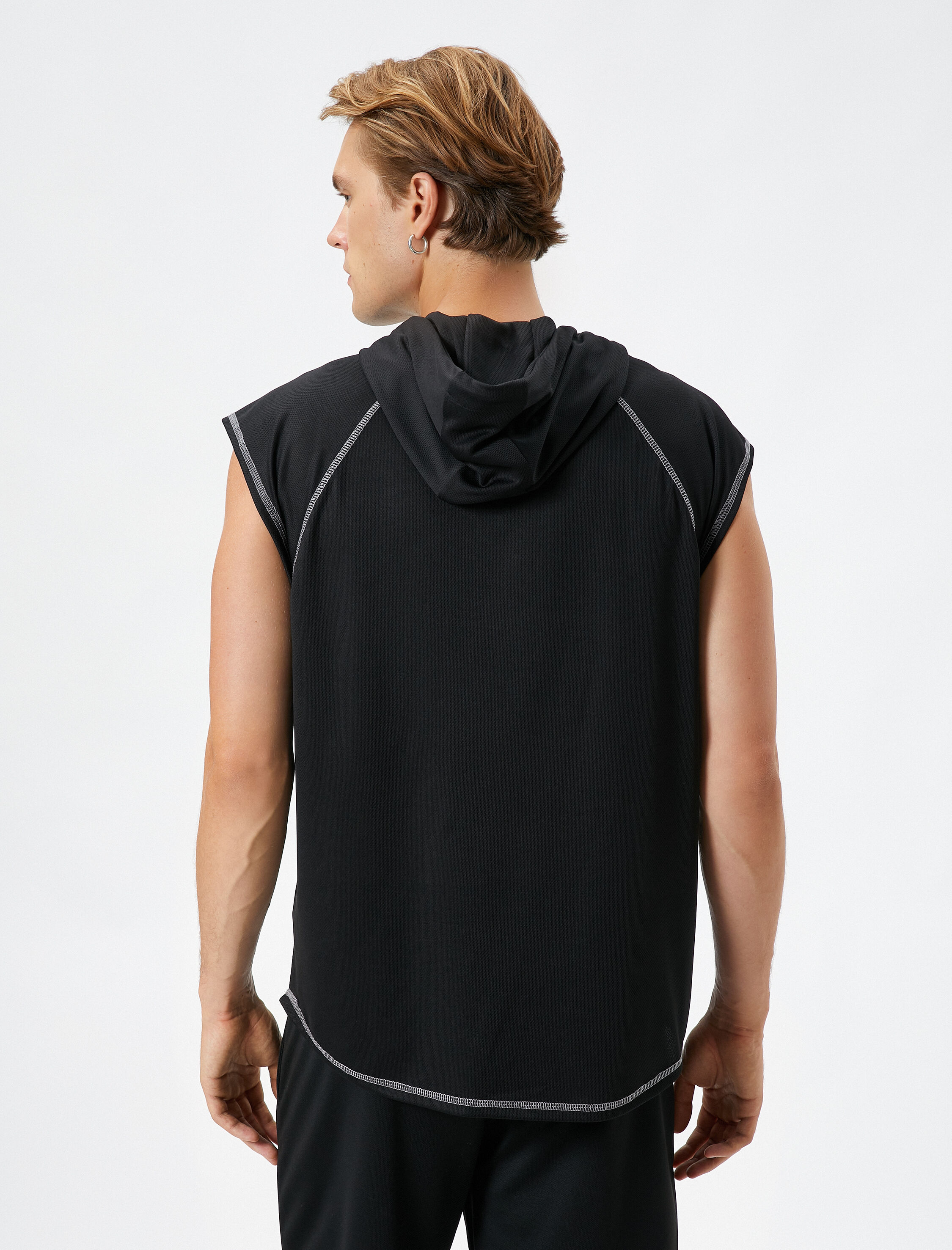   Sporcu Atleti Kapşonlu Dikiş Detaylı Kolsuz