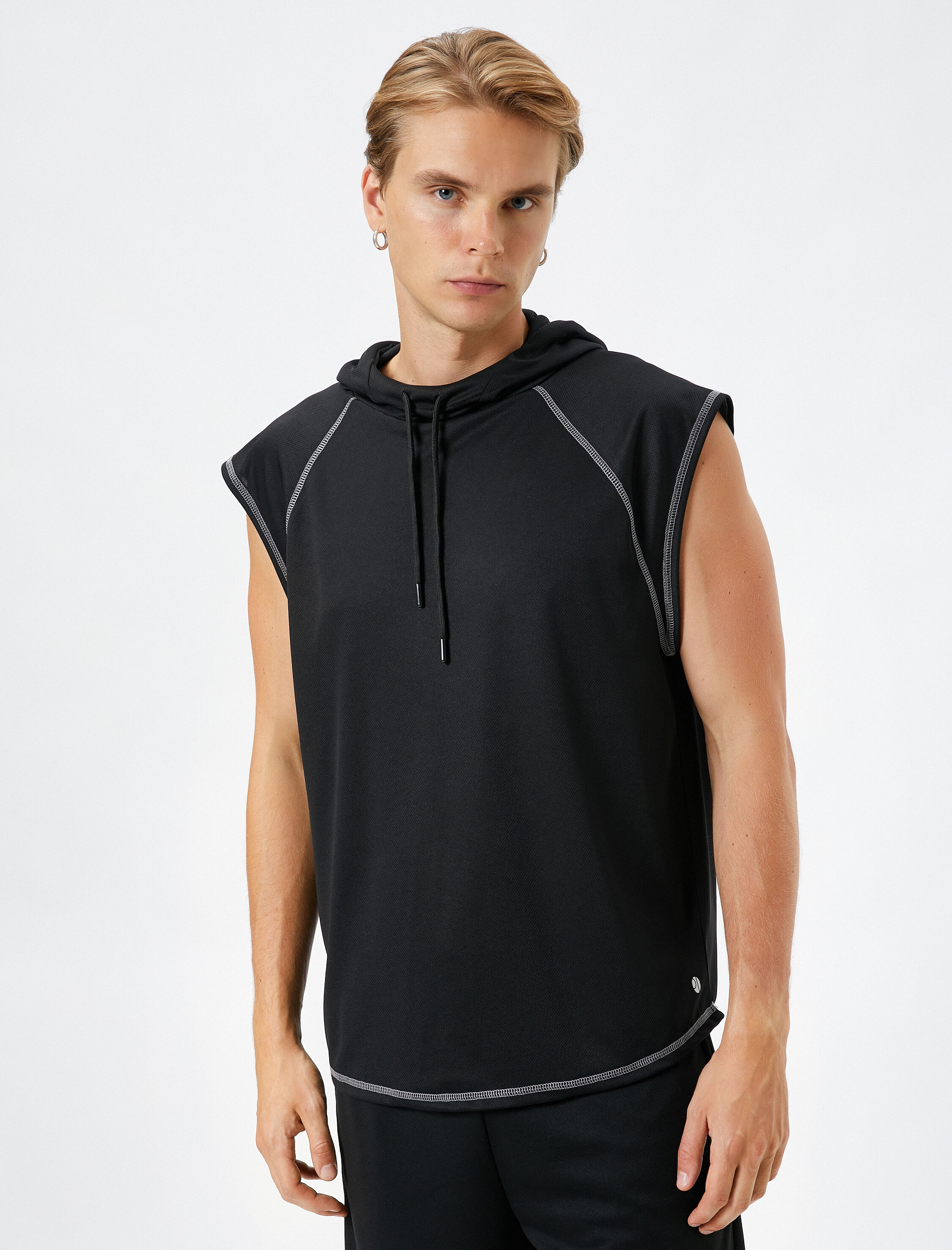   Sporcu Atleti Kapşonlu Dikiş Detaylı Kolsuz