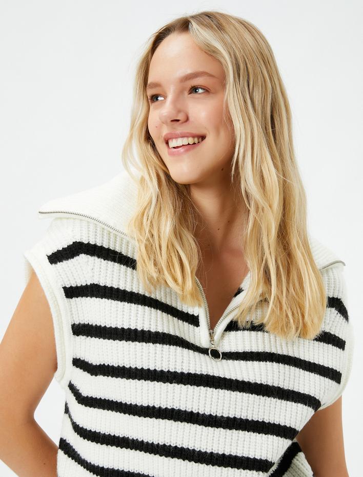  Süveter Yarım Fermuar Detaylı Dik Yaka Kolsuz