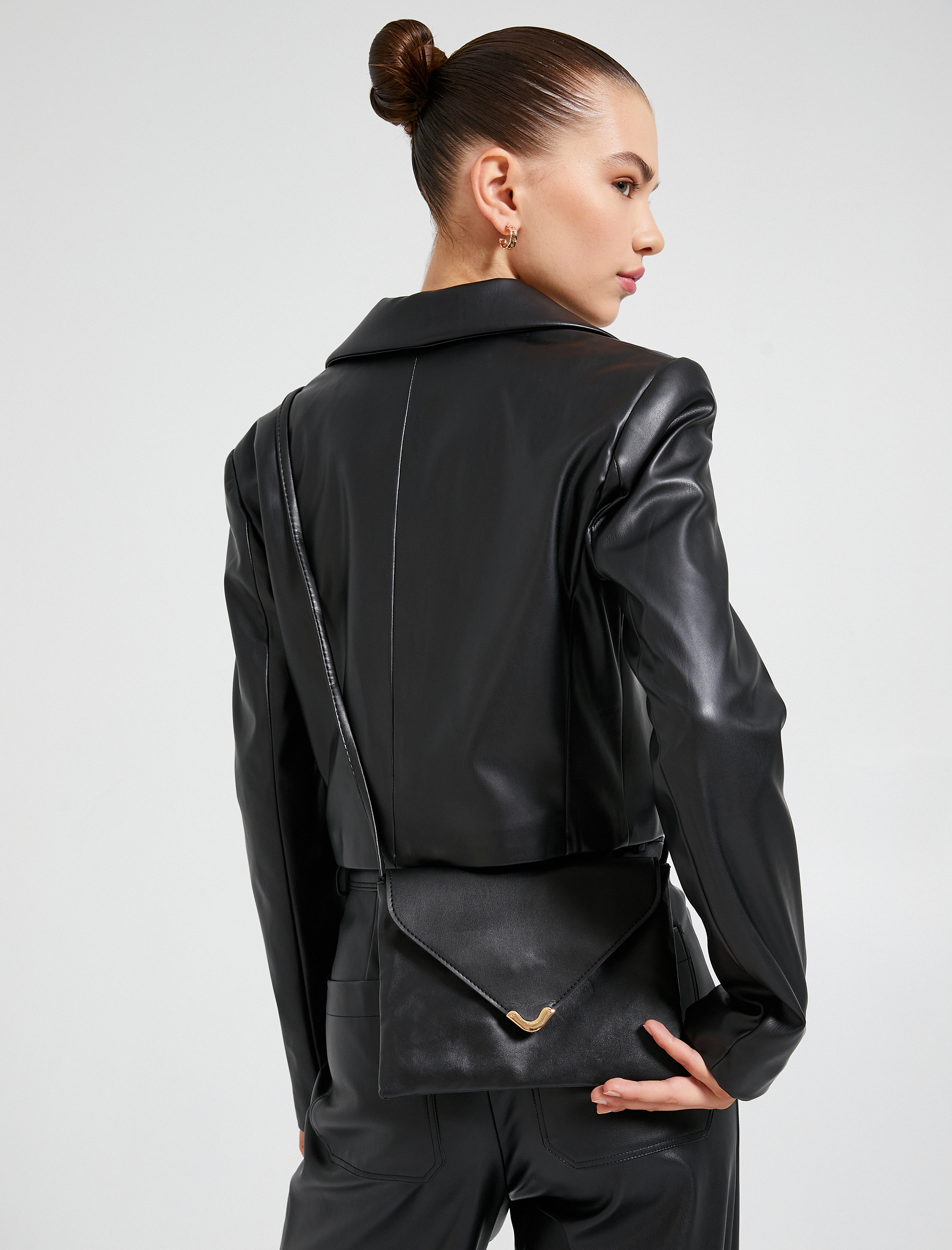  Kadın Çapraz Çanta Suni Deri Askılı