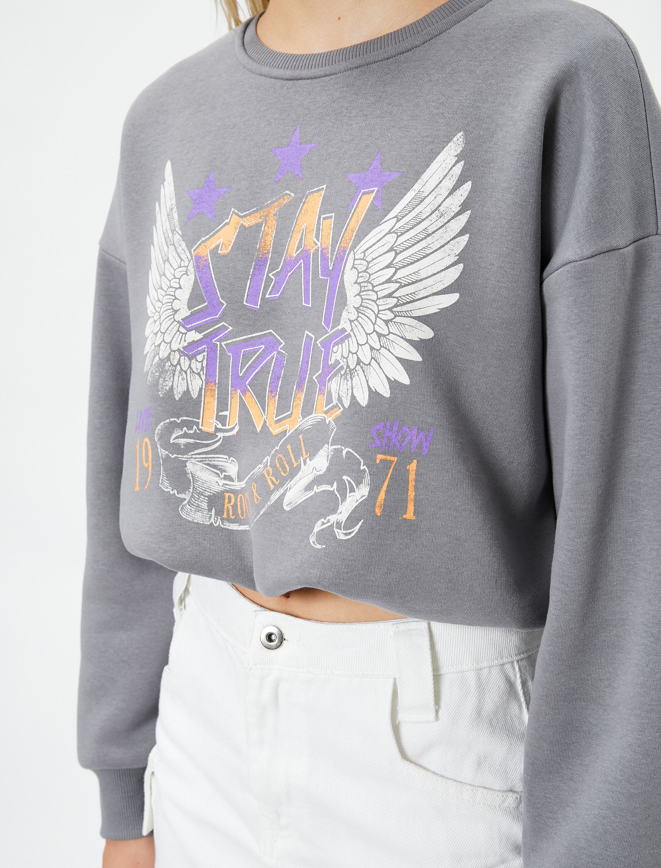   Şardonlu Crop Sweatshirt Baskılı Rahat Kesim Bisiklet Yaka