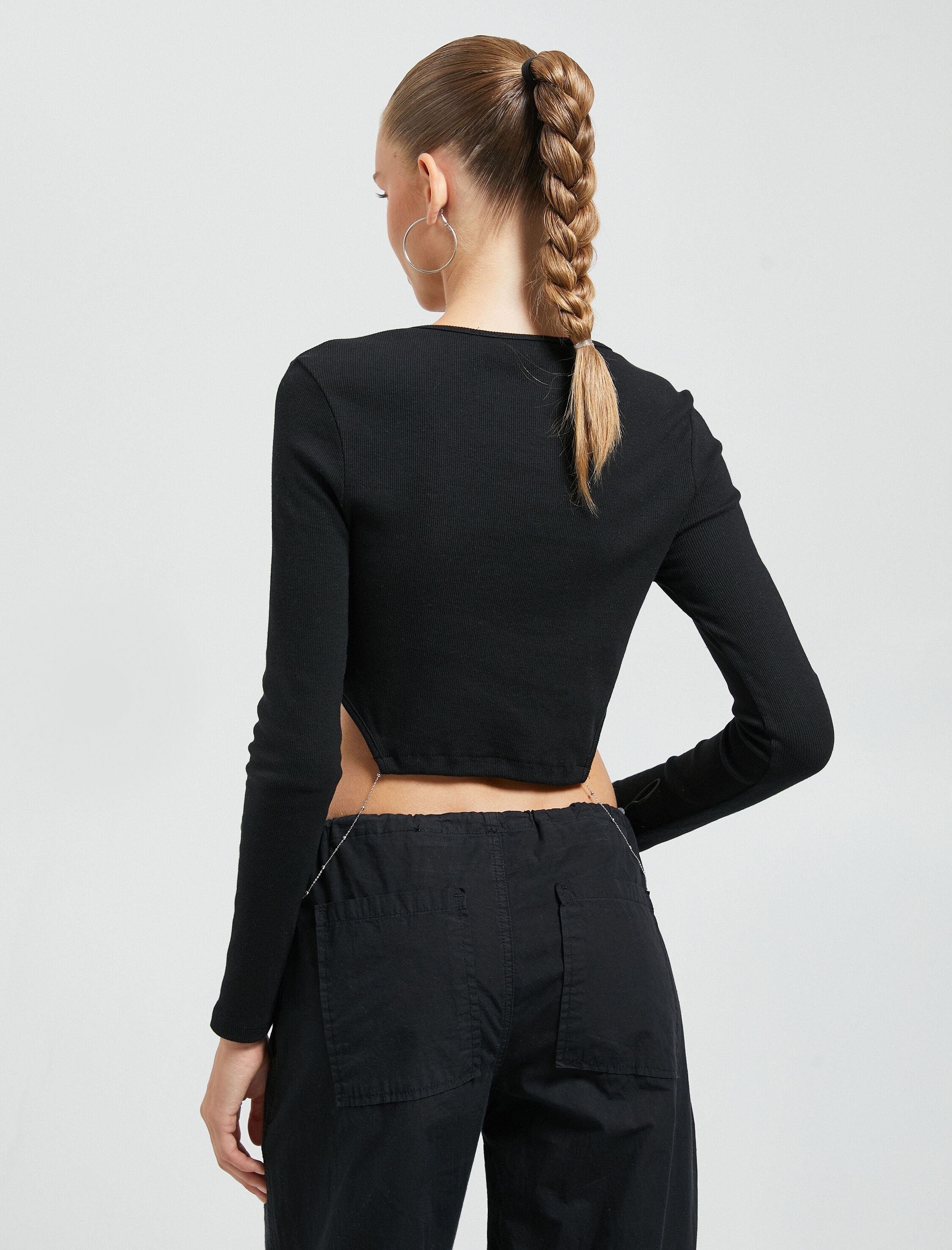   Uzun Kollu Tişört Crop Slim Fit Metal Aksesuarlı