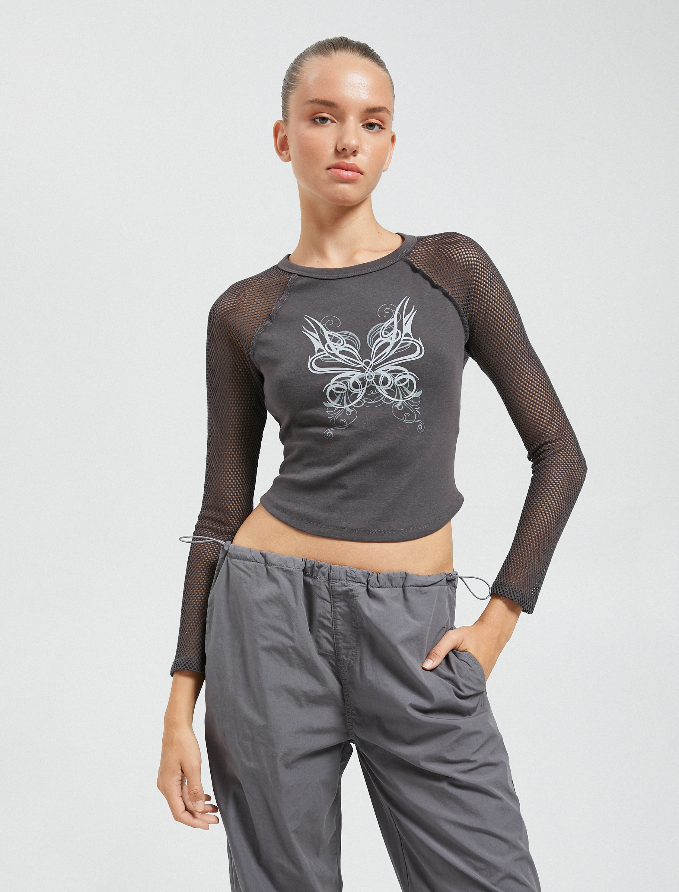   Uzun Kollu Tişört File Detaylı Bisiklet Yaka Kelebek Baskılı