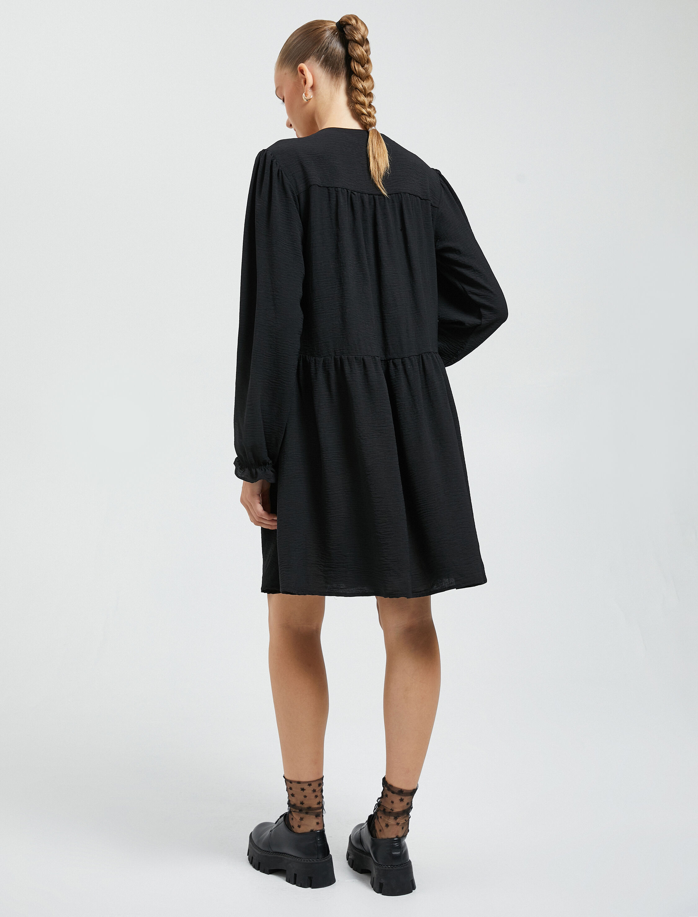   Uzun Kollu Midi Kışlık Elbise Fırfırlı Düğme Detaylı V Yaka