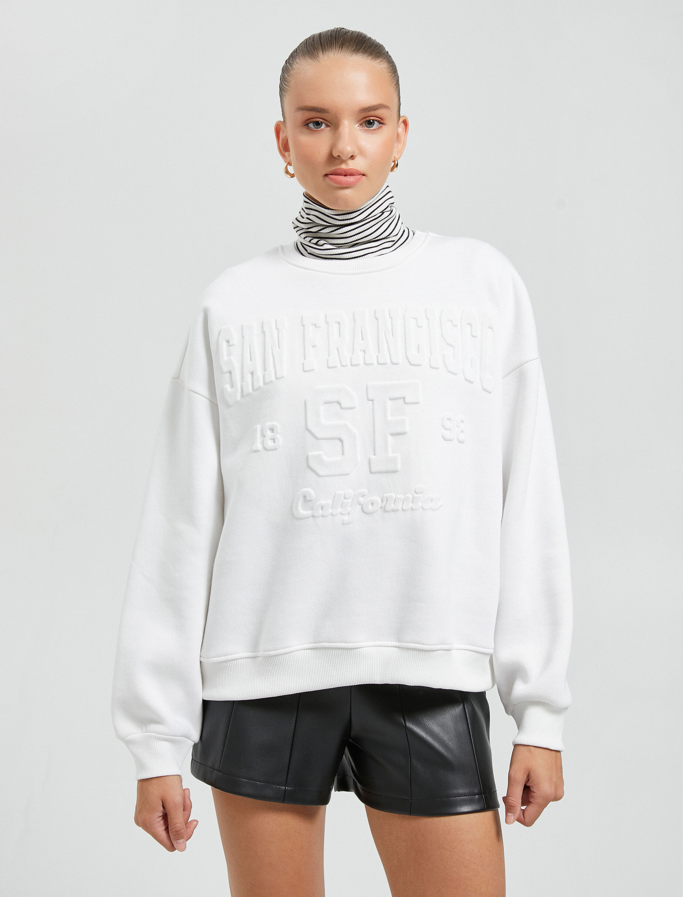   Şardonlu Bisiklet Yaka Sweatshirt Relax Fit İşleme Detaylı