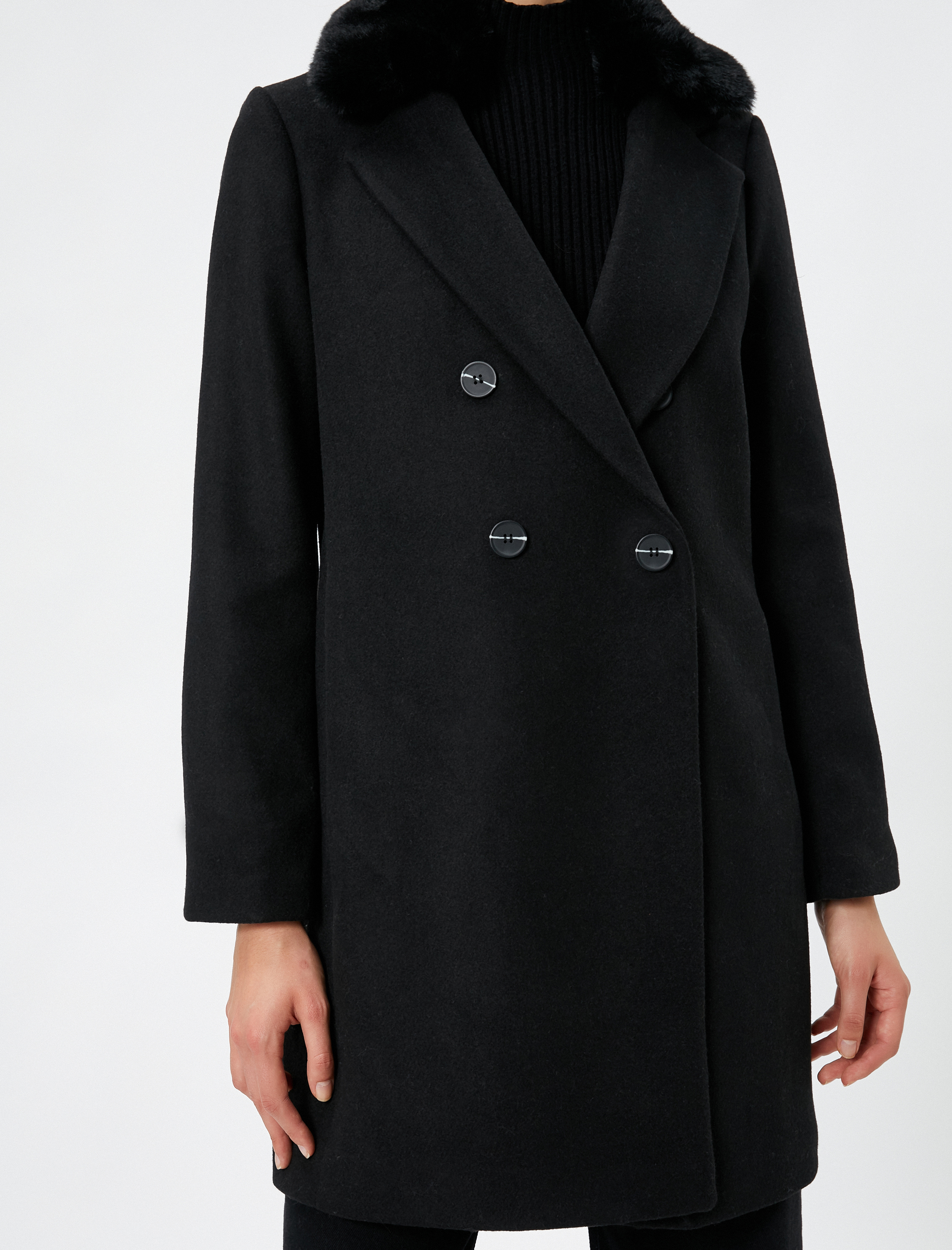   Kruvaze Kaban Peluş Detaylı