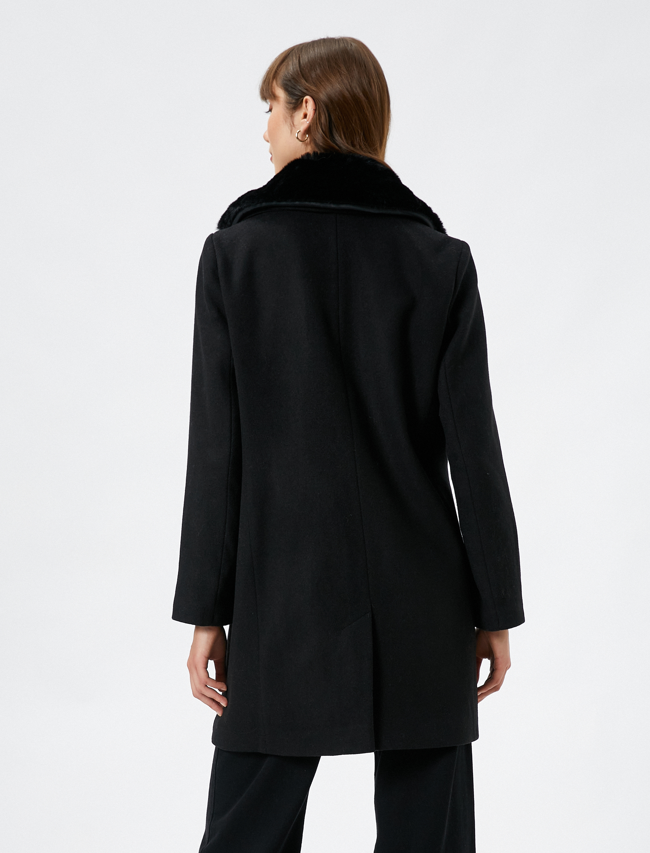   Kruvaze Kaban Peluş Detaylı