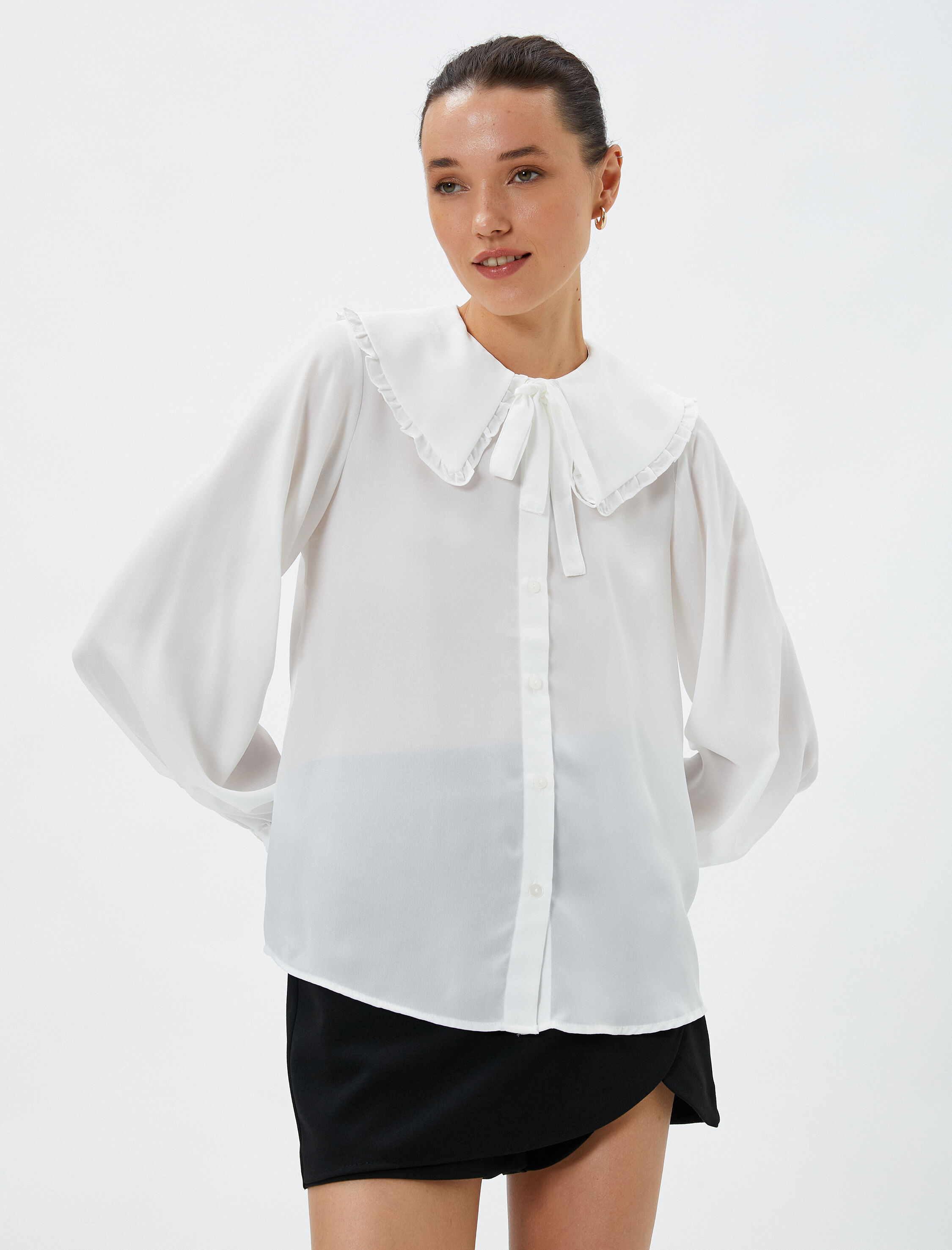   Bebe Yaka Gömlek Balon Kollu Düğmeli Bağlama Detaylı