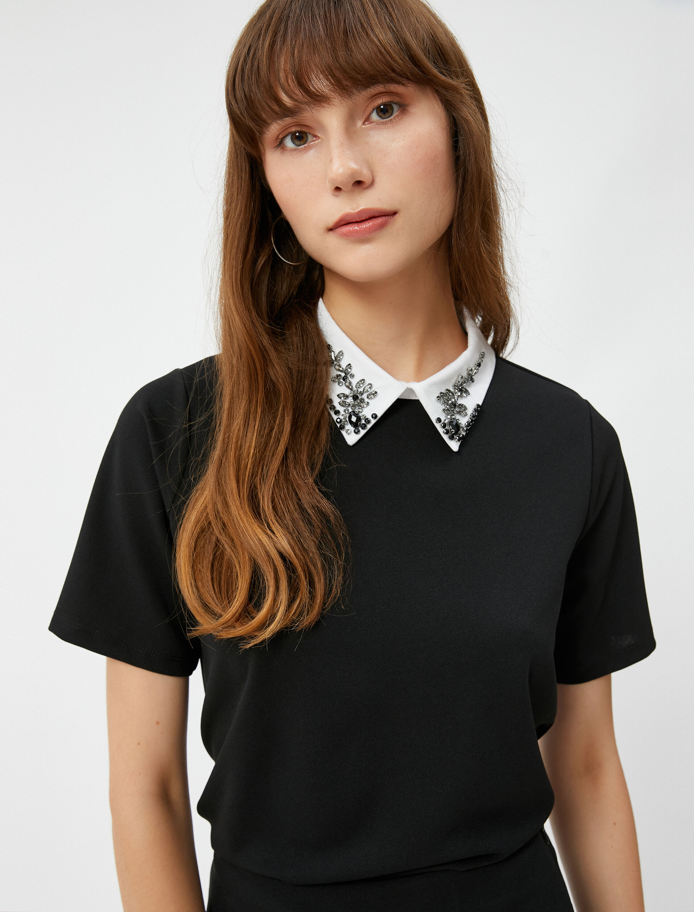   Taşlı Tişört Gömlek Yaka Kısa Kollu Standart Kesim