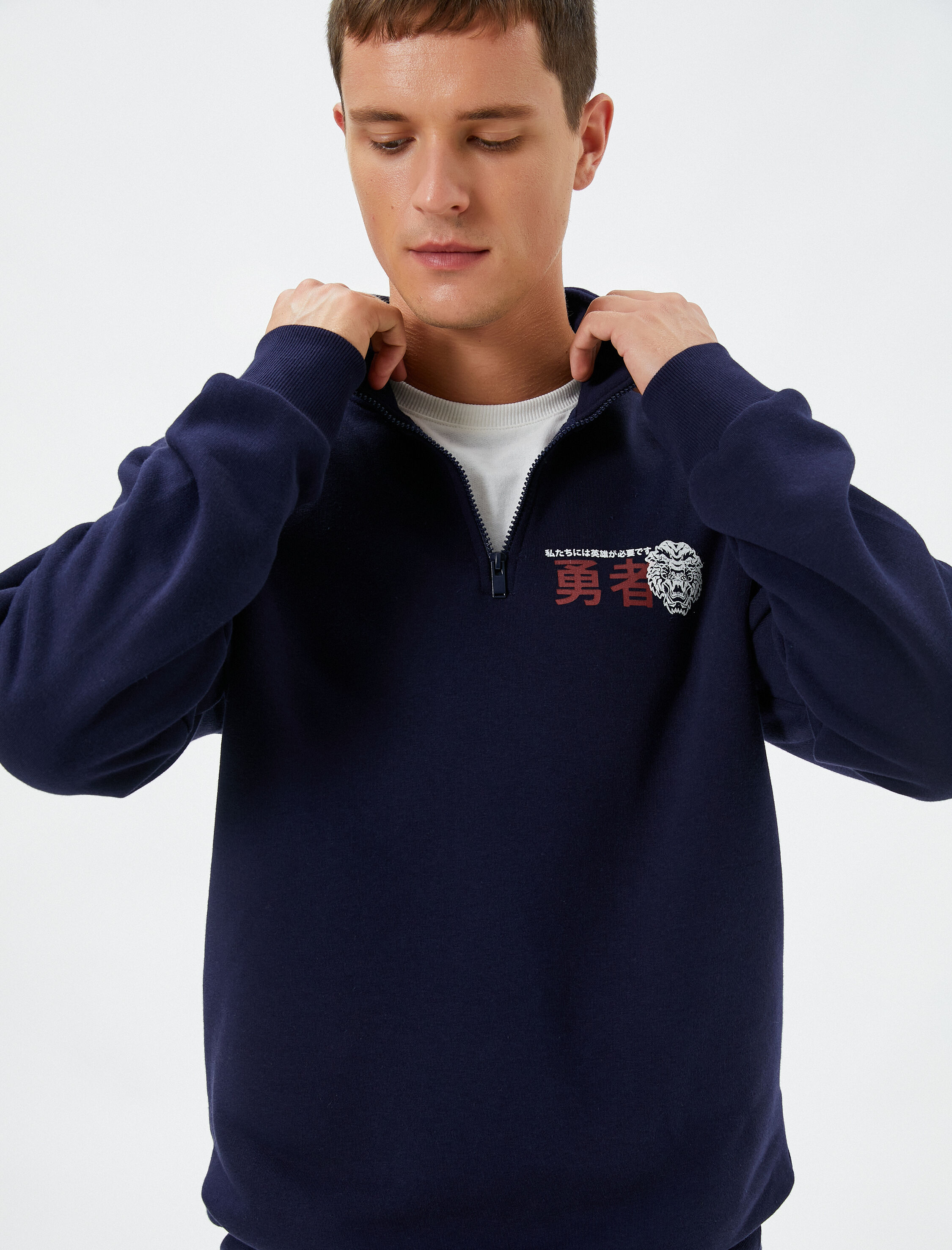 Yarım Fermuarlı Sweatshirt Uzakdoğu Baskılı Dik Yaka Şardonlu