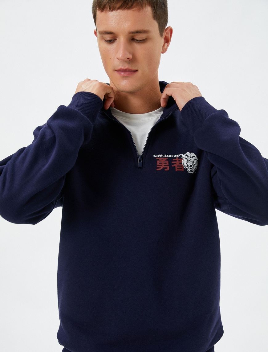   Yarım Fermuarlı Sweatshirt Uzakdoğu Baskılı Dik Yaka Şardonlu