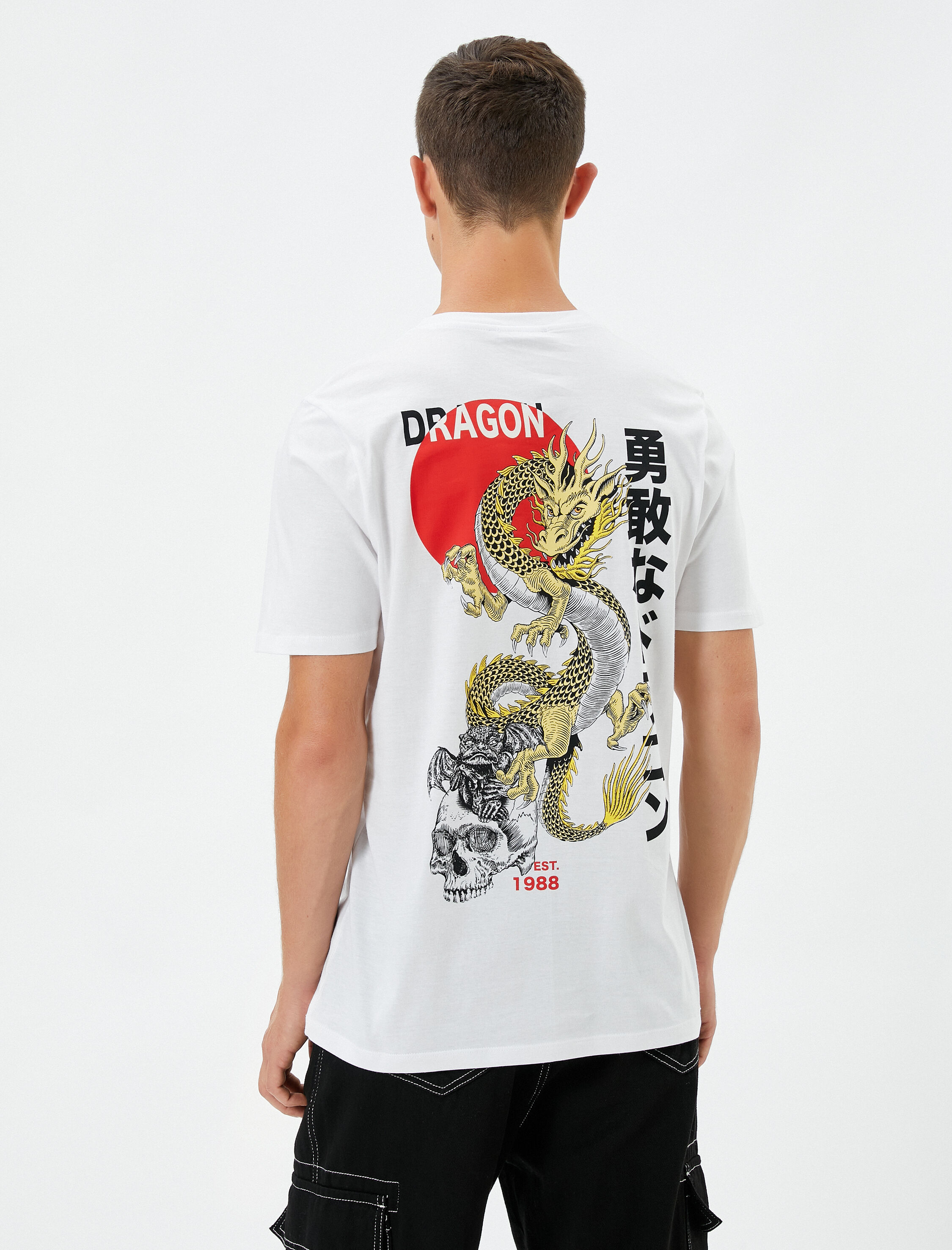   Arkası Baskılı Tişört Uzakdoğu Temalı Bisiklet Yaka Kısa Kollu