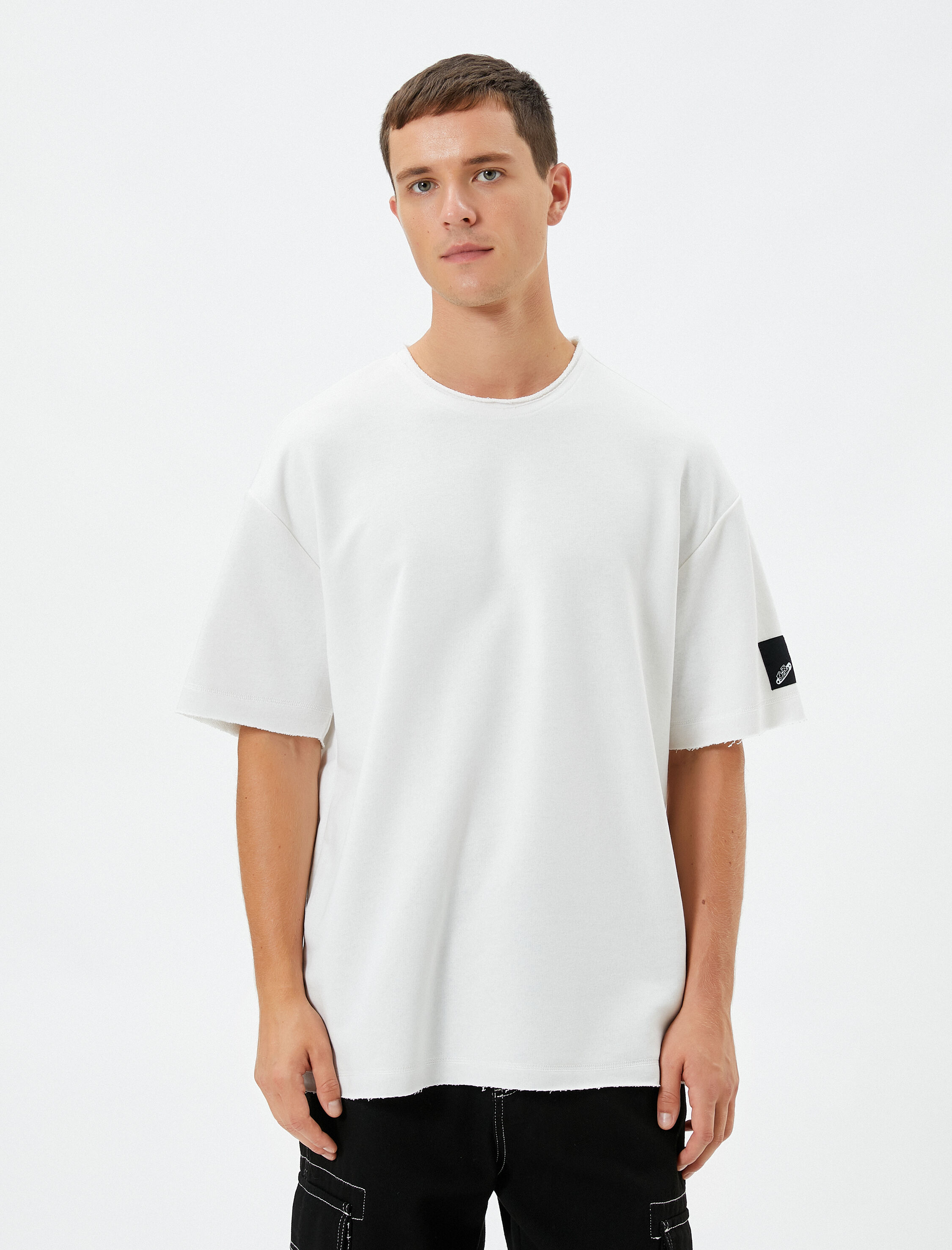   Basic Tişört Bisiklet Yaka Kısa Kollu Etiket Baskılı