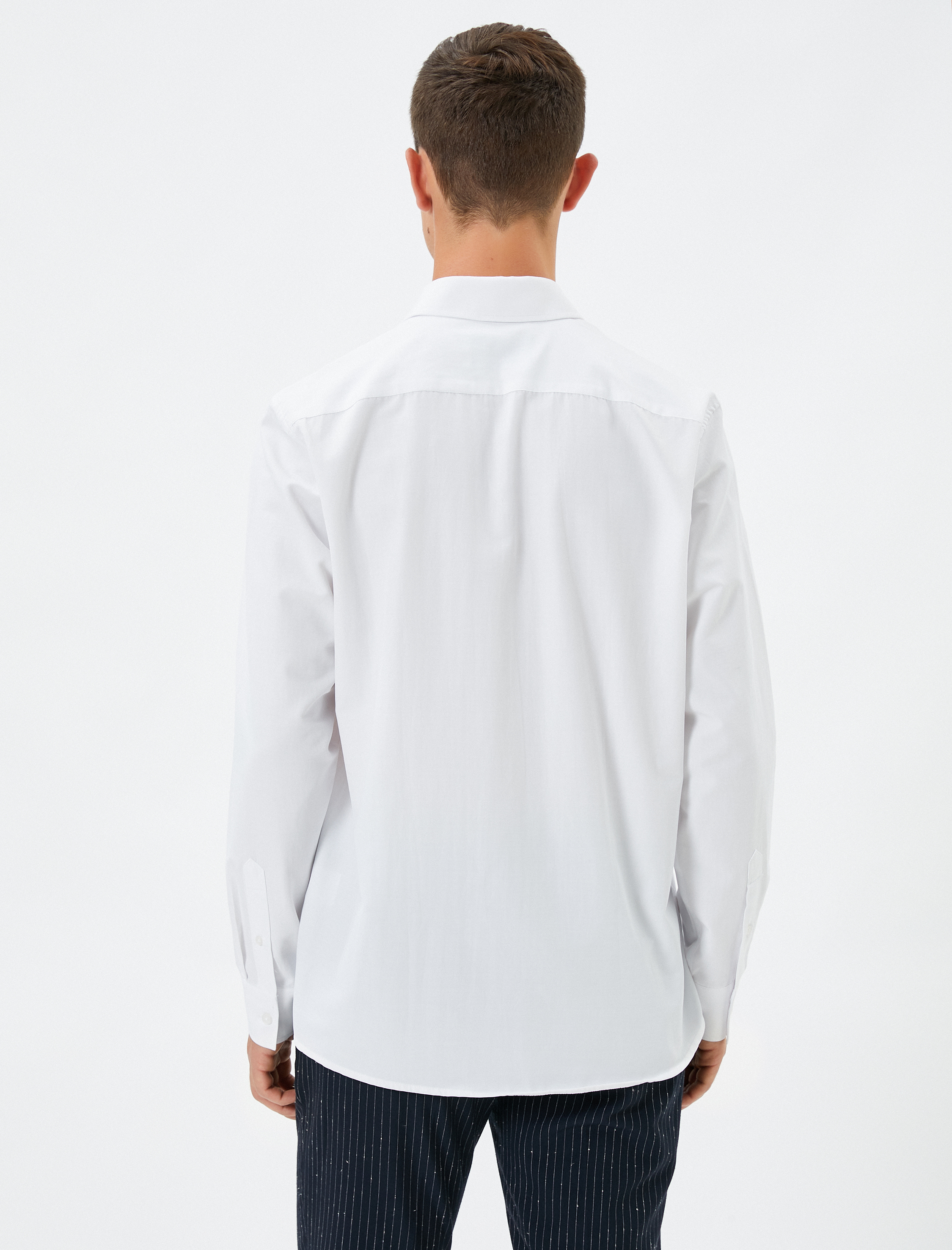   Klasik Gömlek Cep Detaylı Yarım İtalyan Yaka Düğmeli Uzun Kollu Non Iron