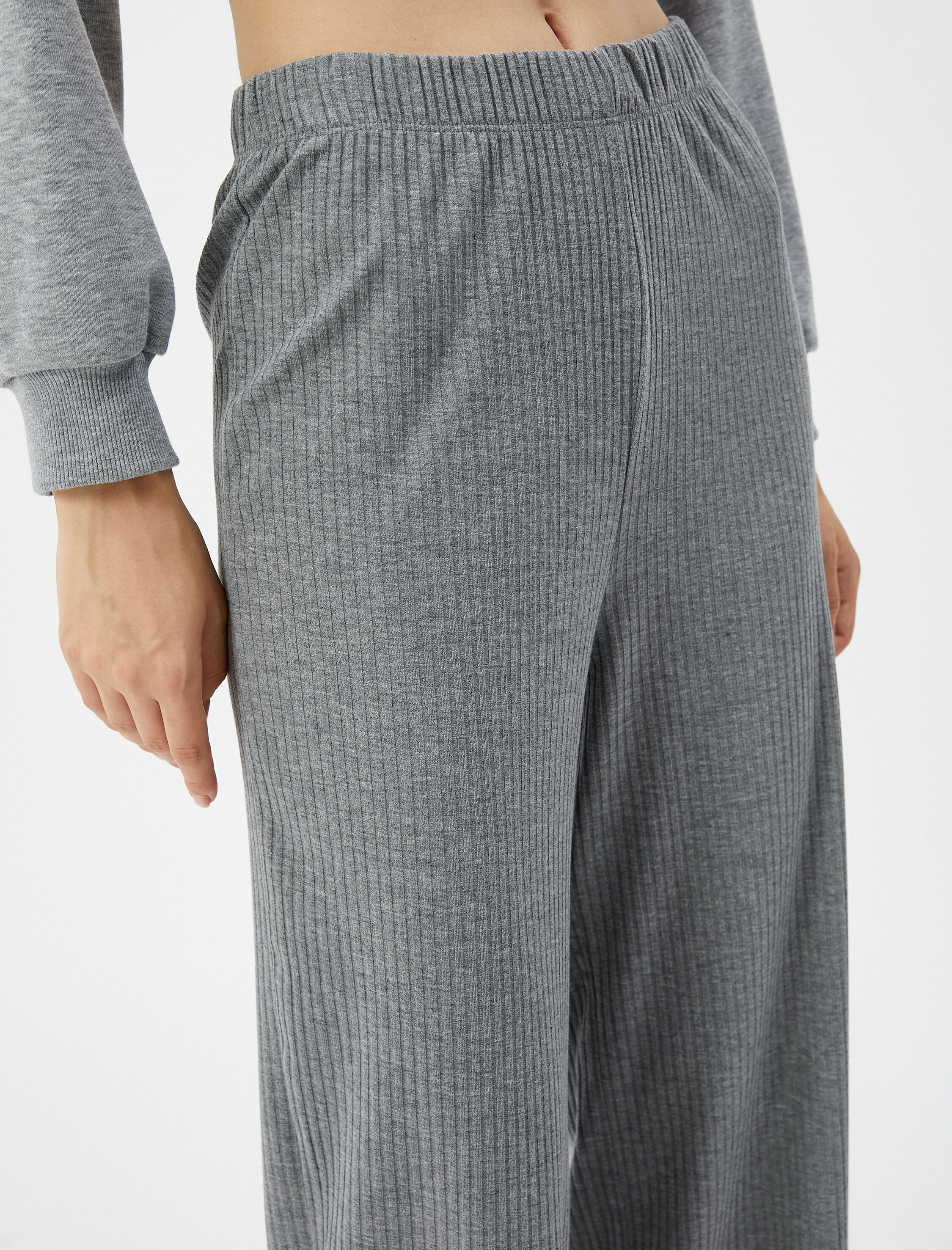   Bol Paça Pantolon Rahat Kesim Beli Lastikli Kaşkorse