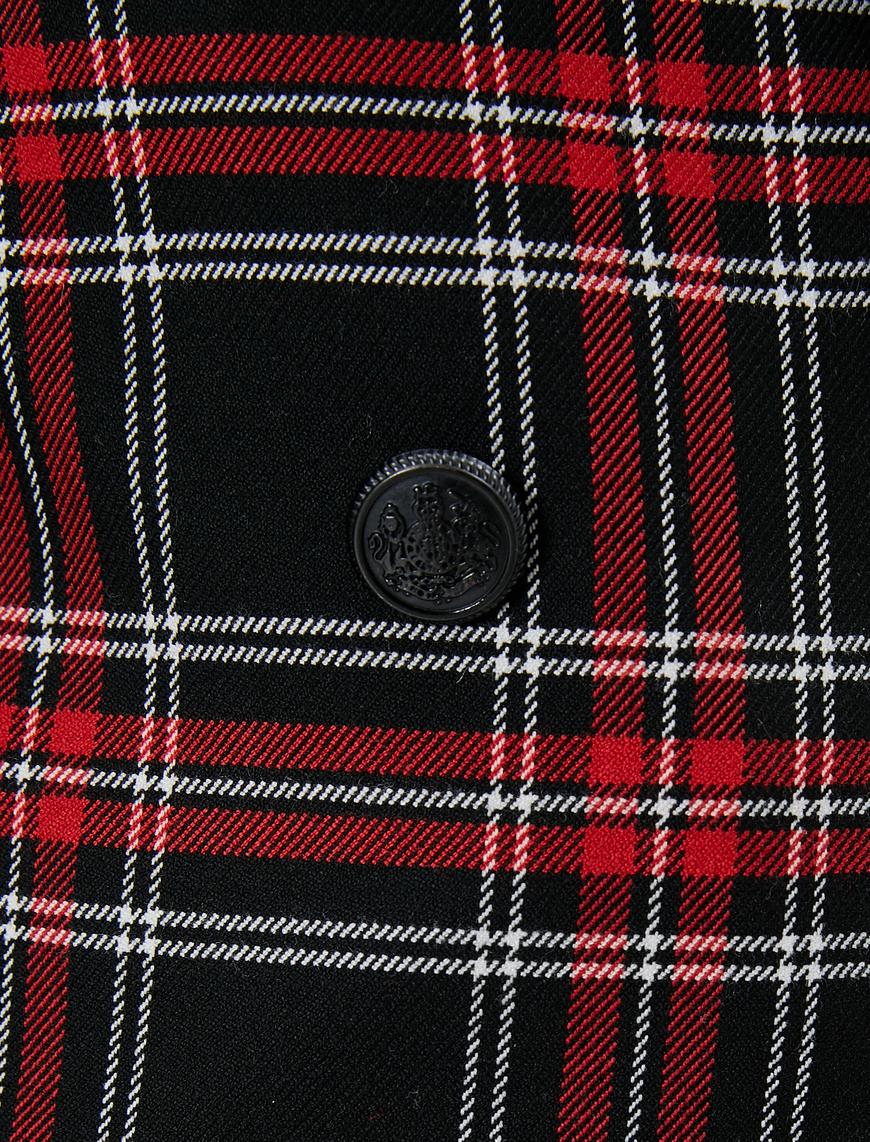  Crop Blazer Vatkalı Ceket Kruvaze Yaka Düğmeli Broş Detaylı