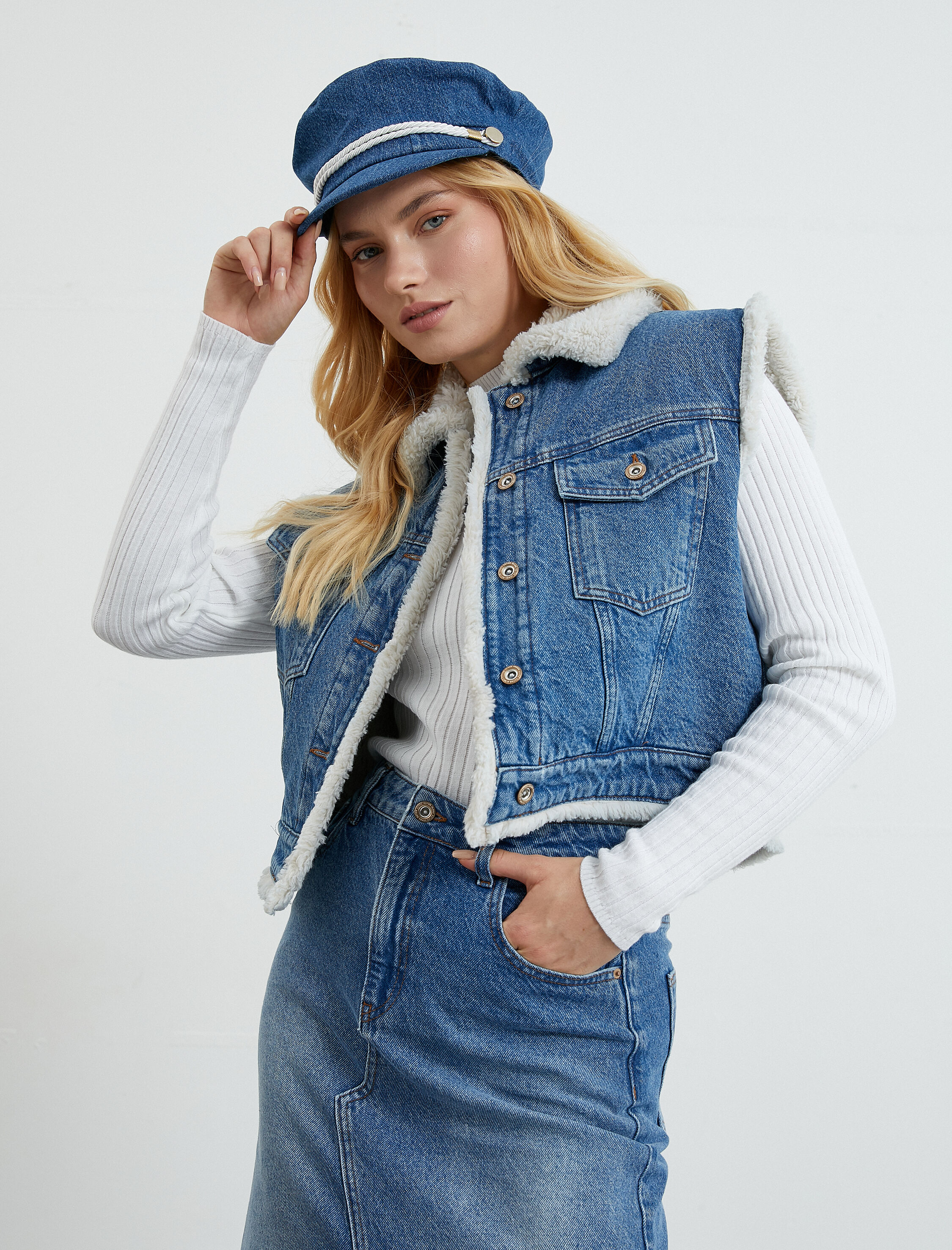   Kot Yelek İçi Peluş Detaylı Cepli Metal Düğmeli