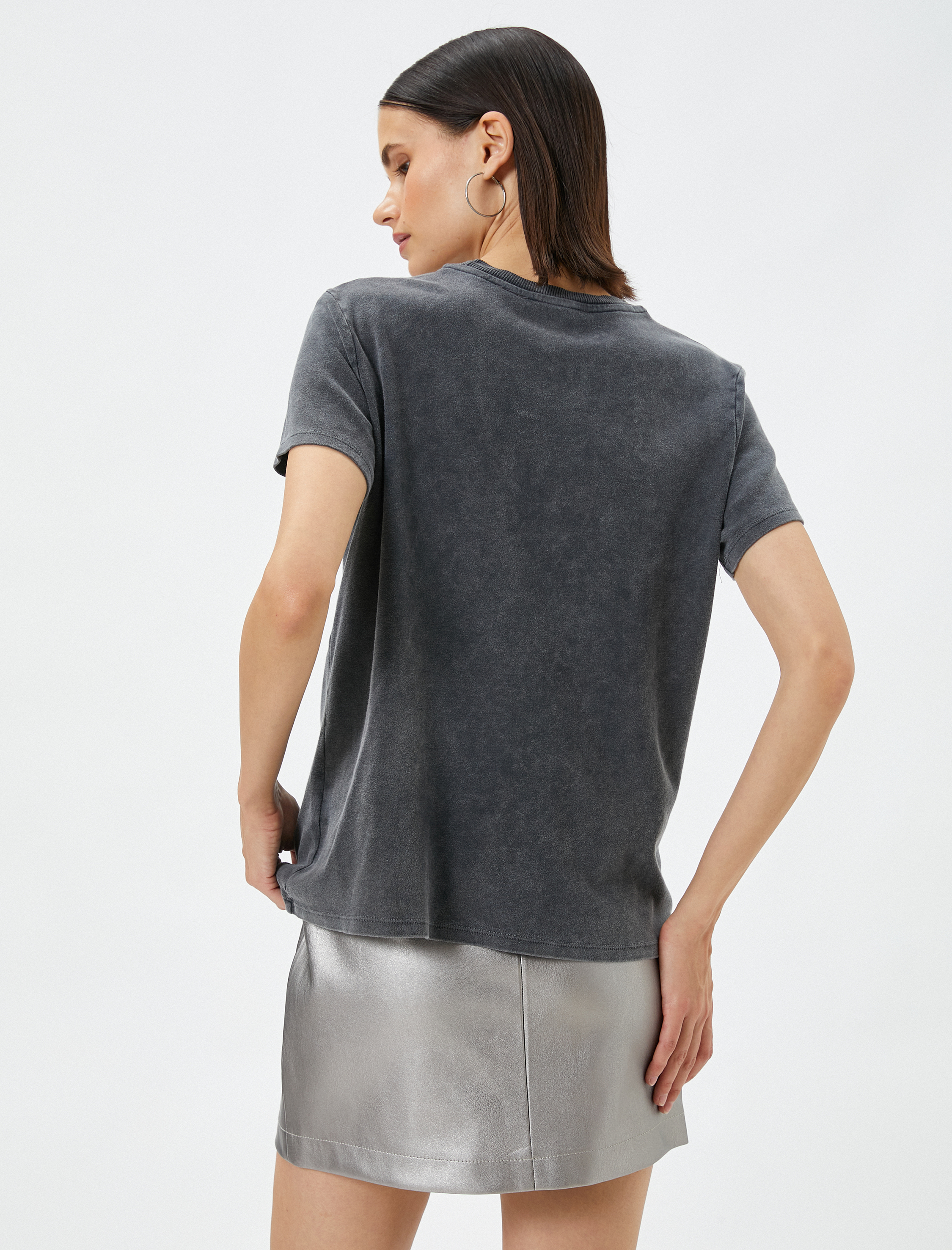   Parlak Taş İşlemeli Tişört Bisiklet Yaka Kısa Kollu Yıkamalı Pamuklu