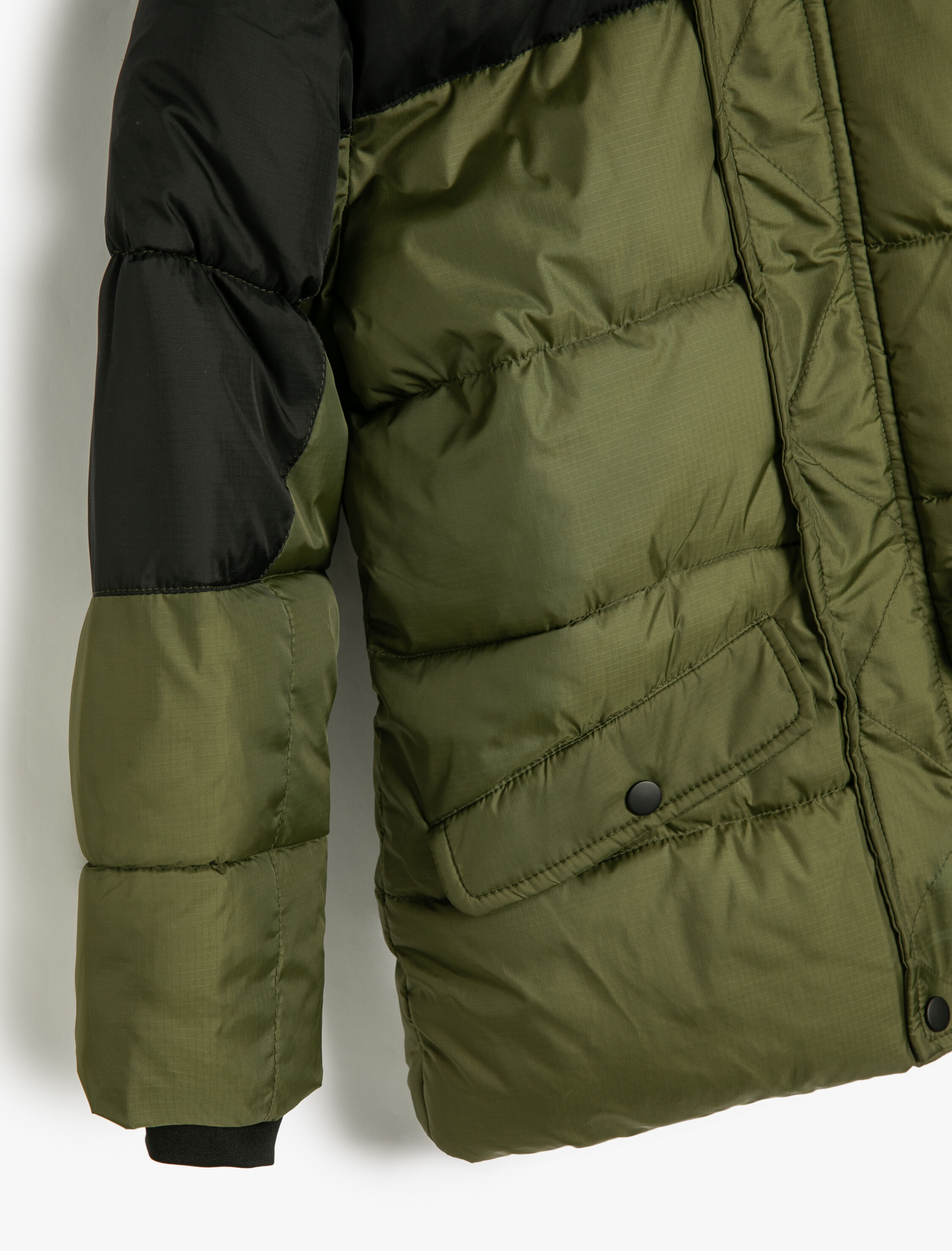  Erkek Çocuk Şişme Mont Kapüşonlu Peluş Astarlı Cepli