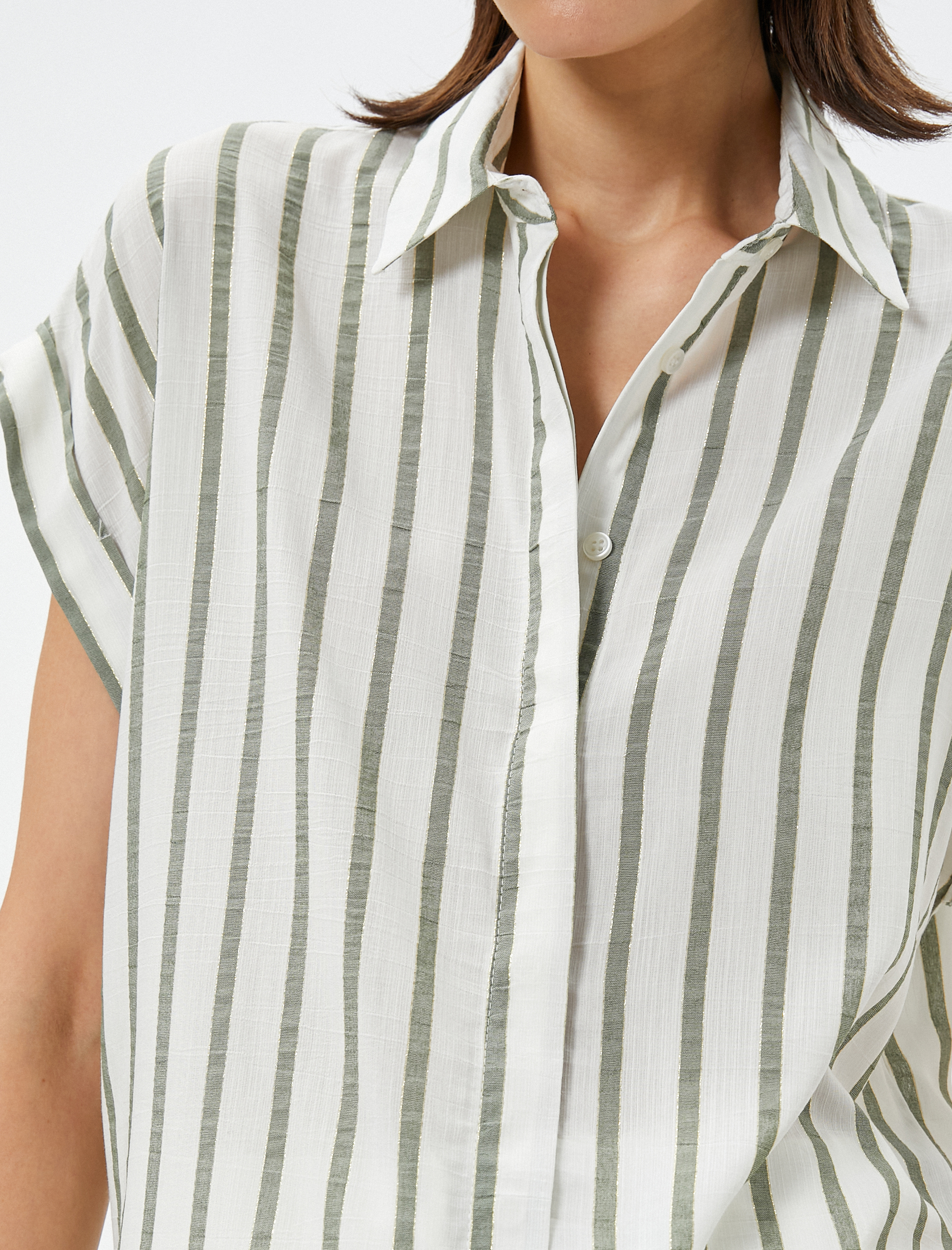   Kısa Kollu Gömlek Düğmeli Manşet Yaka Viskon Karışımlı