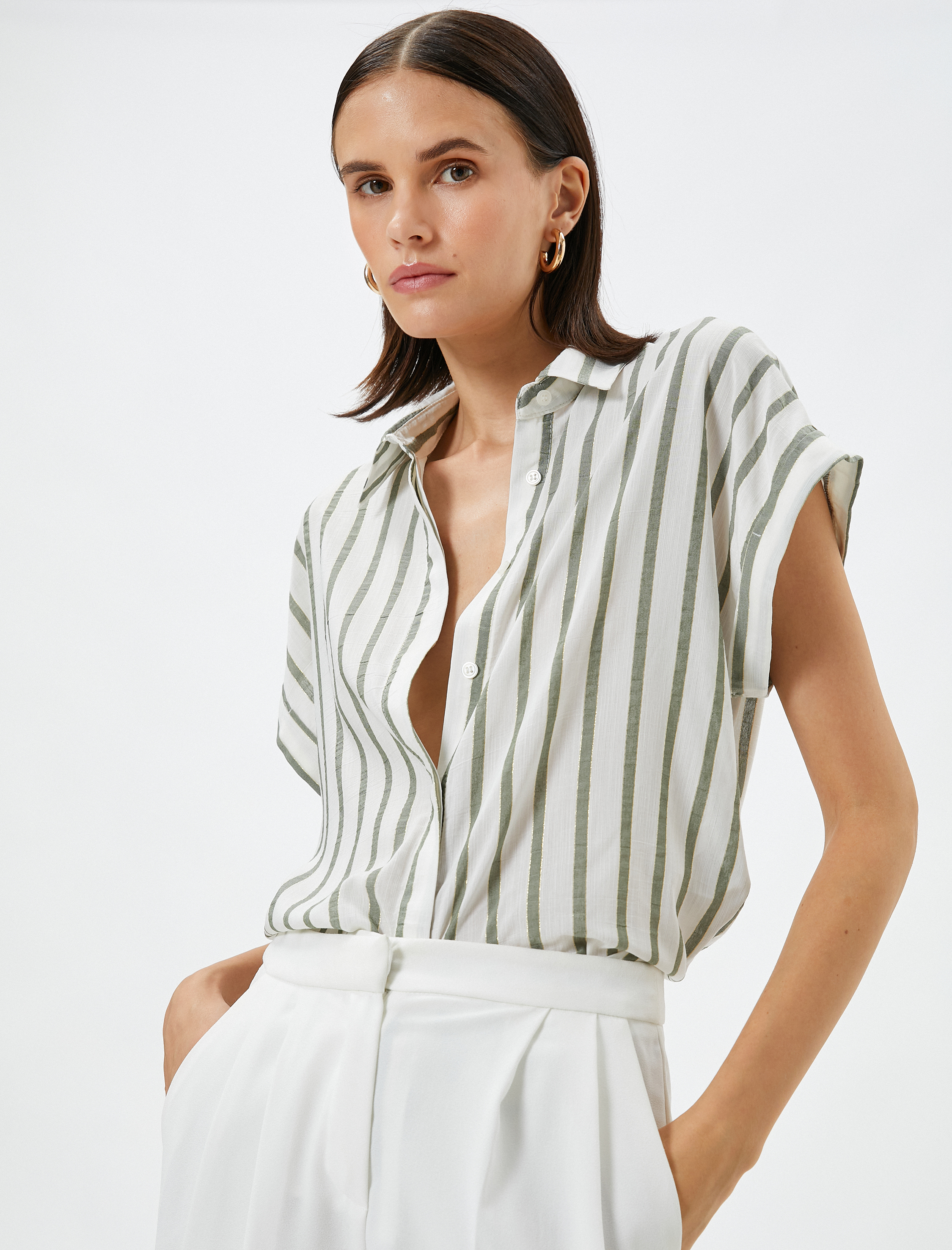   Kısa Kollu Gömlek Düğmeli Manşet Yaka Viskon Karışımlı