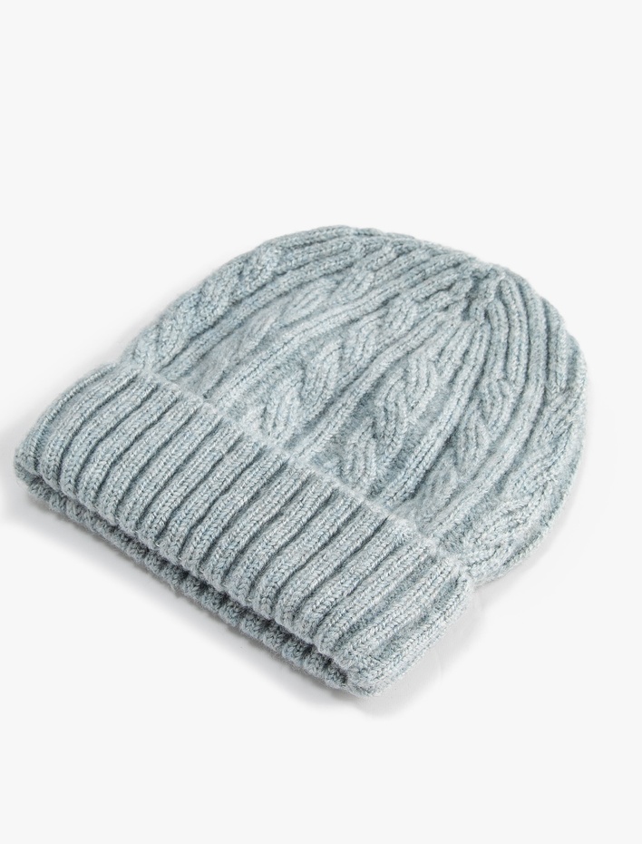 Kadın Saç Örgü Bere Kenarları Katlı