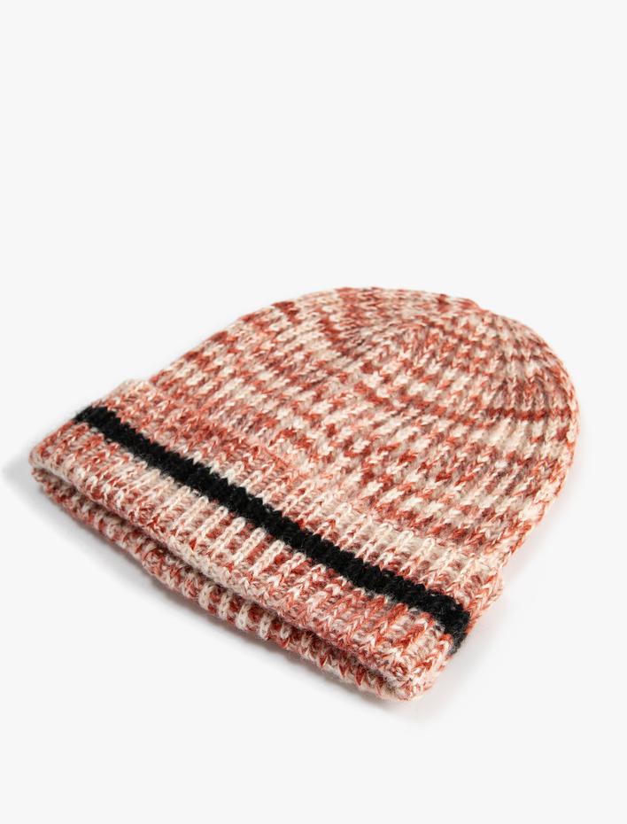 Kadın Örgü Bere Çizgi Detaylı Kenarları Katlı