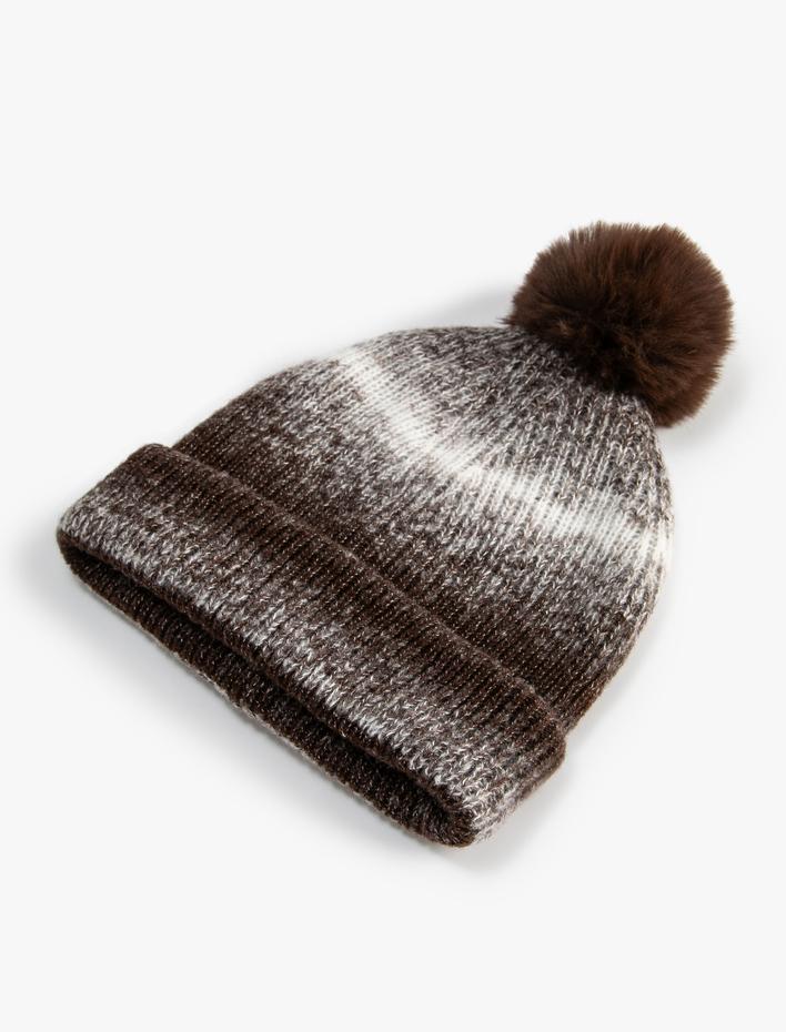 Kadın Örgü Bere Renk Geçişli Peluş Ponpon Detaylı