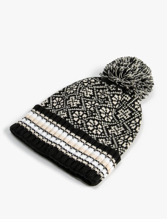 Kadın Triko Bere Desenli Ponpon Detaylı