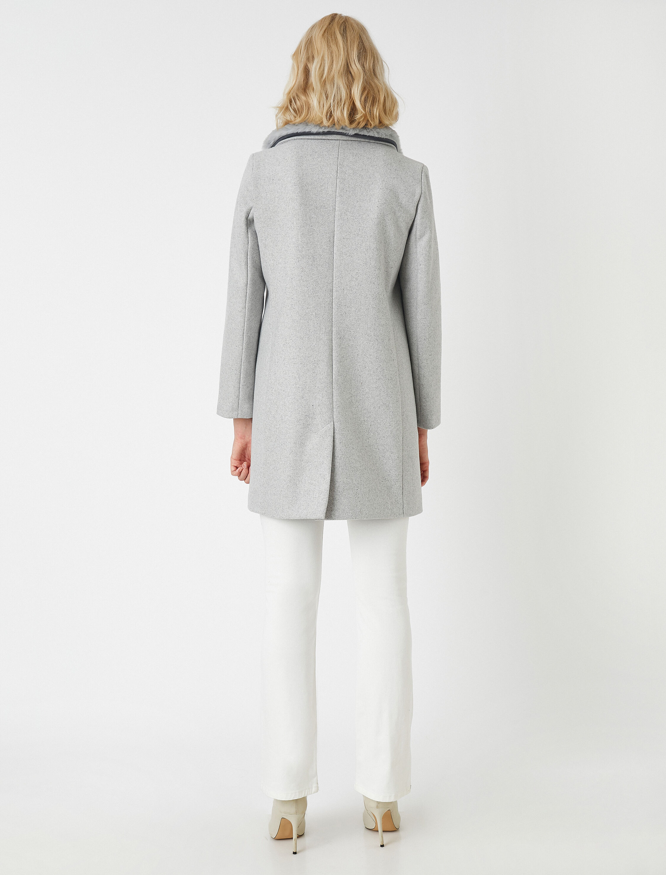   Kruvaze Yünlü Kaban Peluş Detaylı