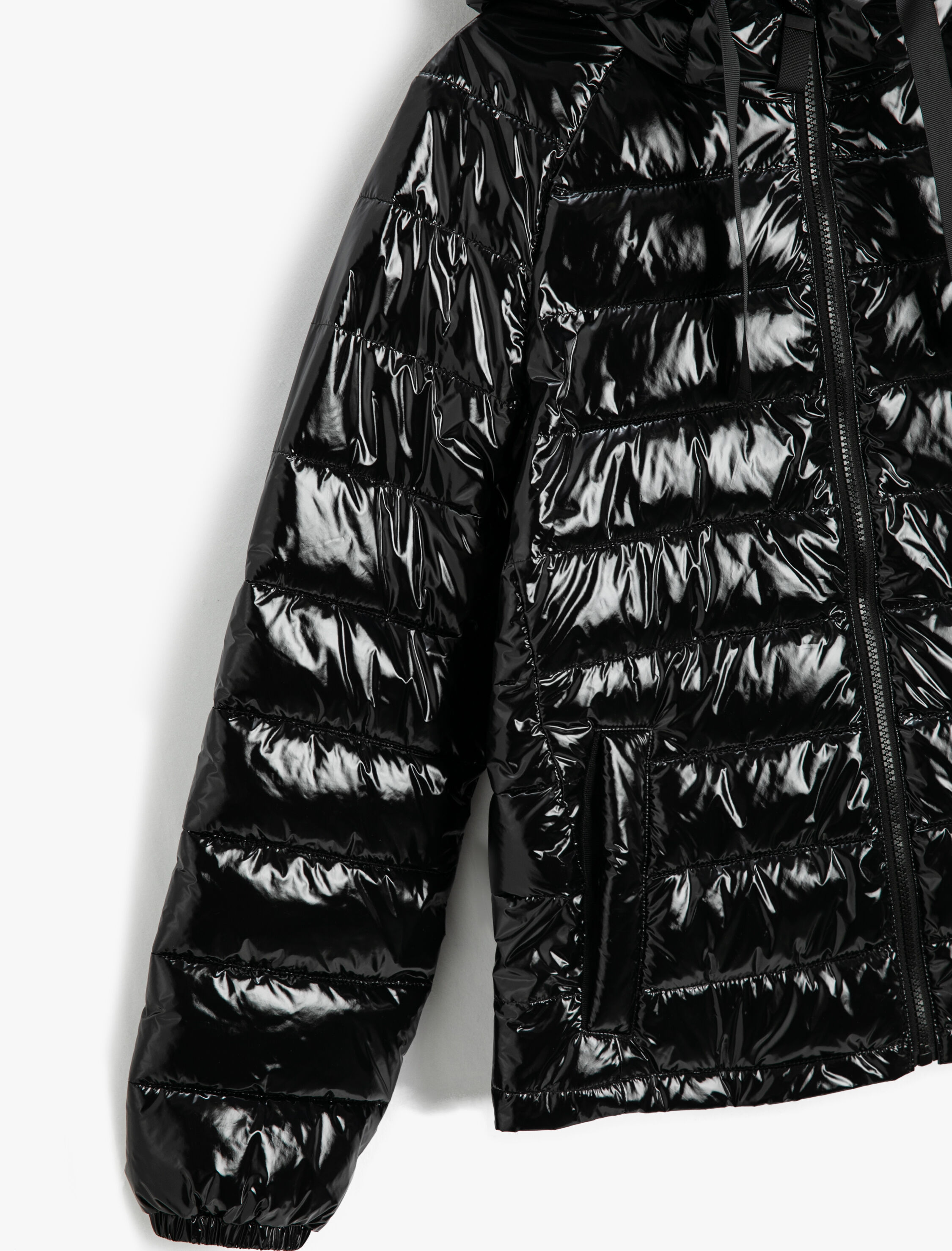   Şişme Mont Kapüşonlu Cep Detaylı