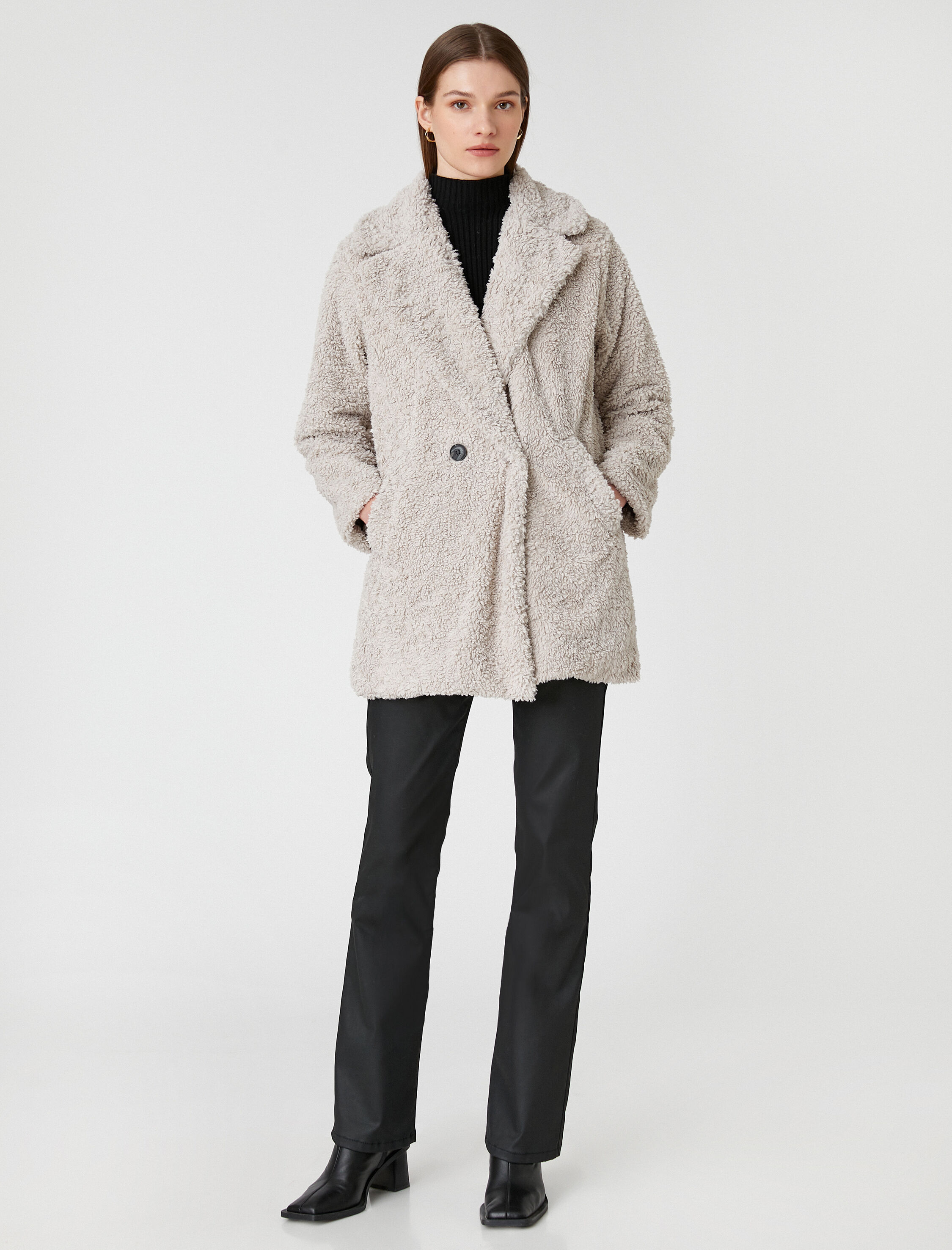   Kruvaze Oversize Peluş Kısa Kaban