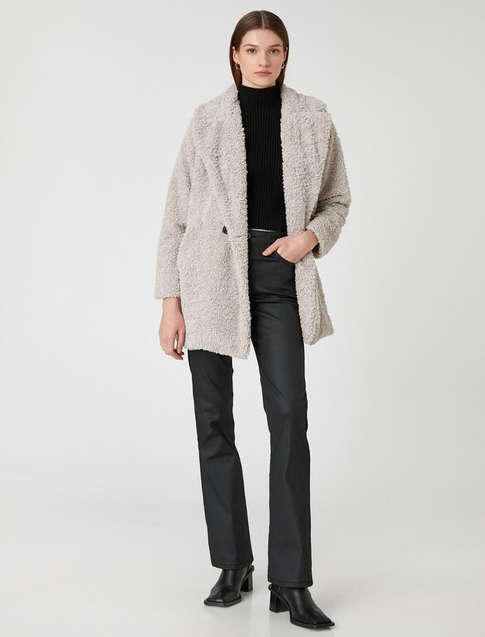  Kruvaze Oversize Peluş Kısa Kaban