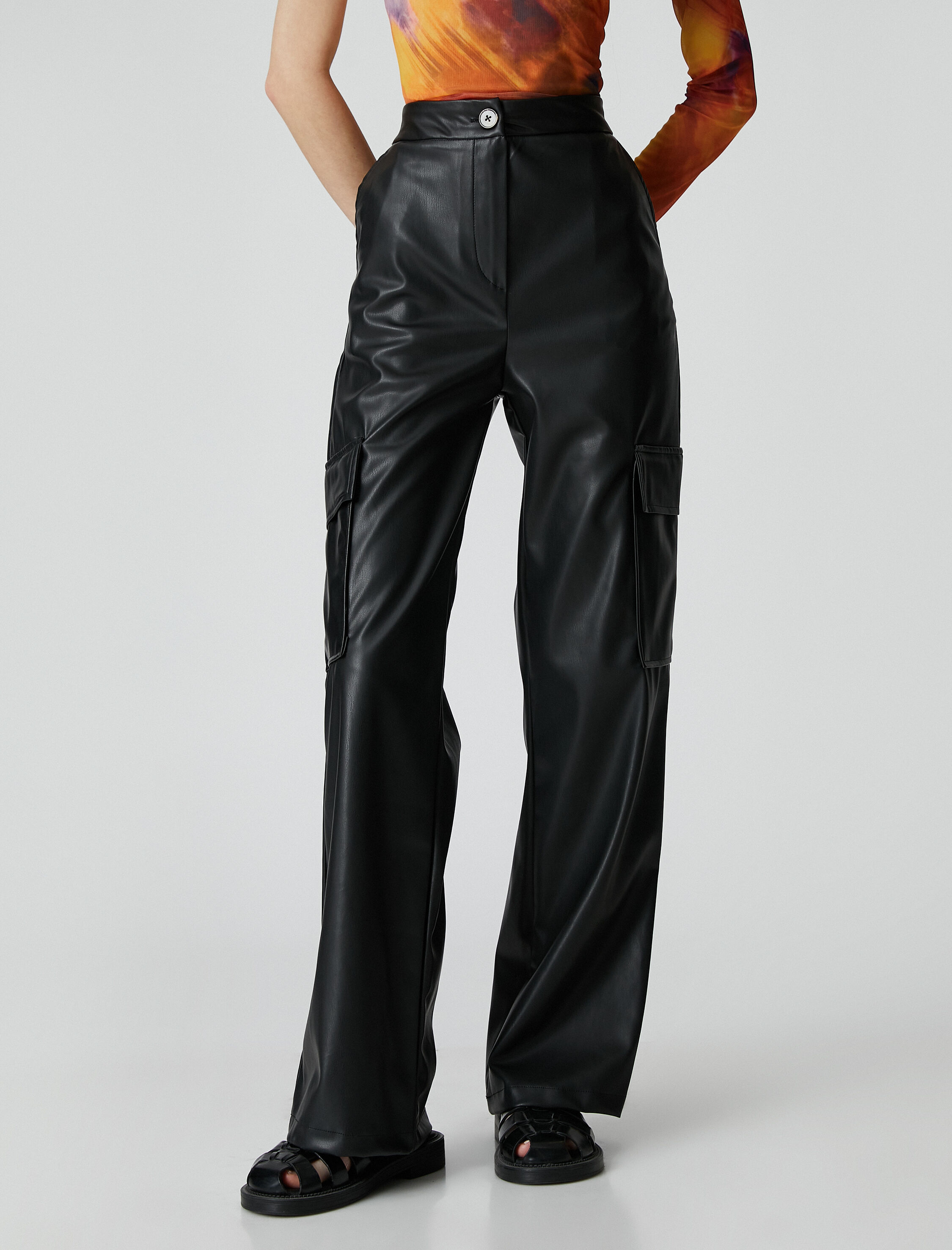   Deri Görünümlü Pantolon Kargo Cep Detaylı Normal Bel