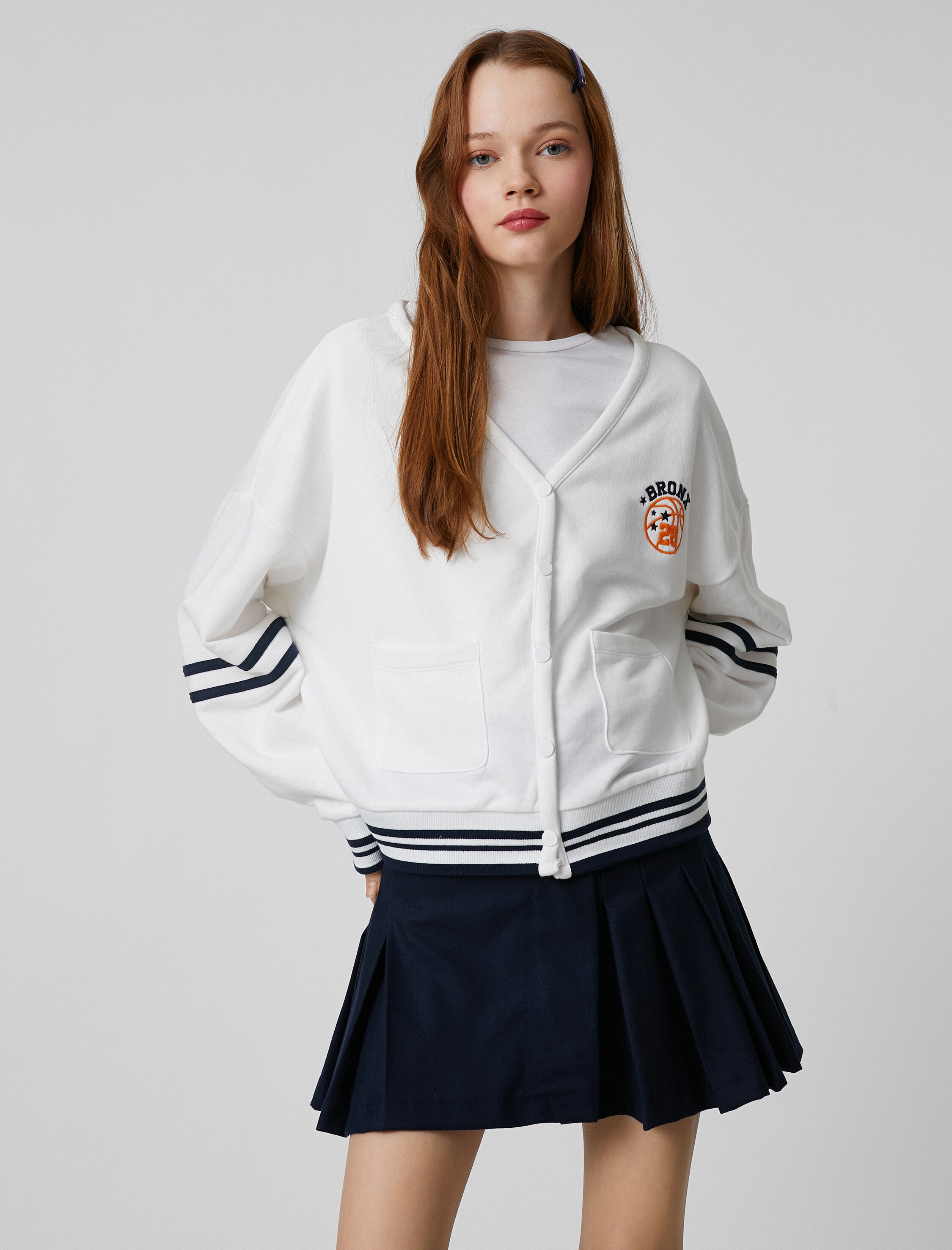   Kolej Sweatshirt Nakışlı Cep Detaylı Çıtçıt Kapama