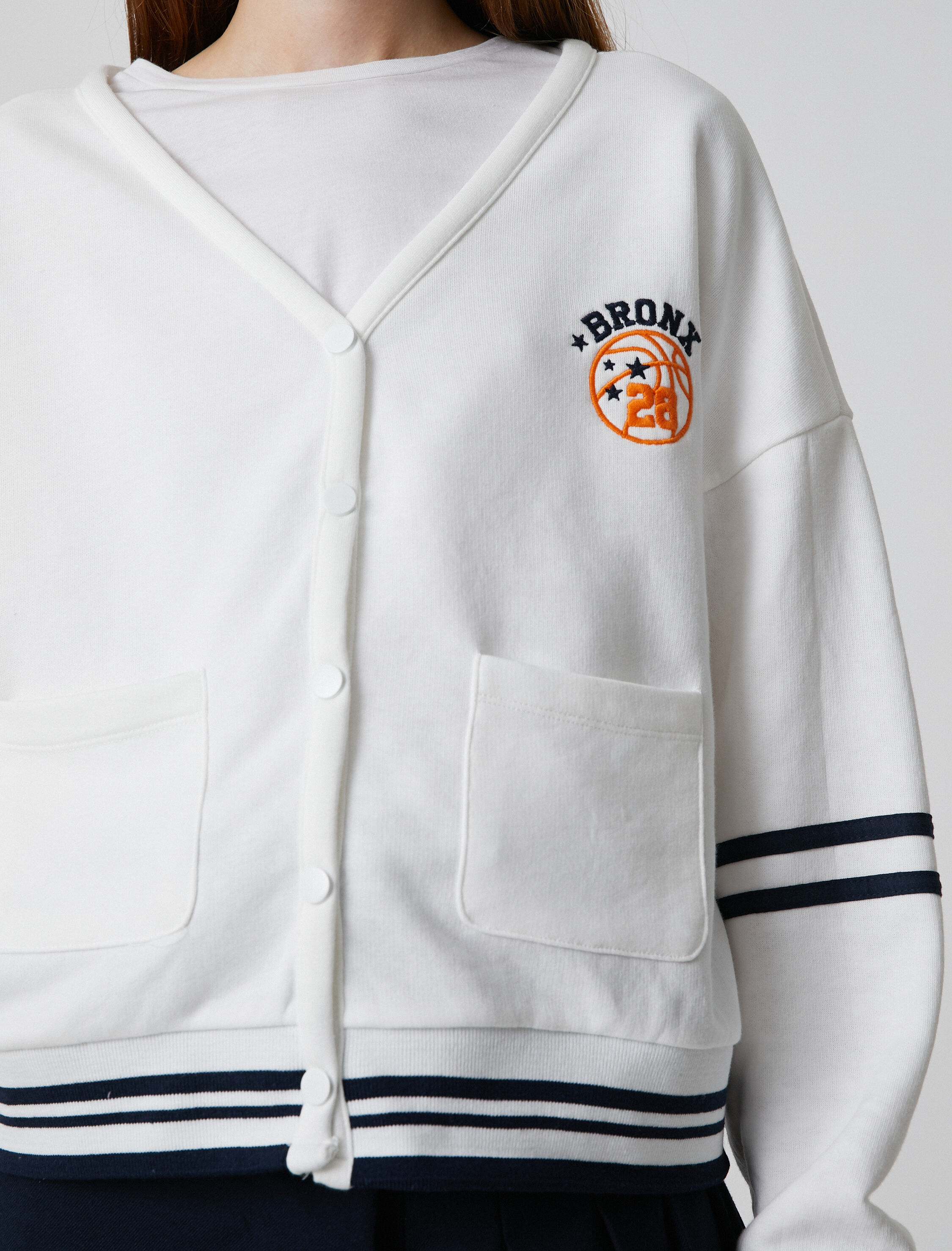   Kolej Sweatshirt Nakışlı Cep Detaylı Çıtçıt Kapama