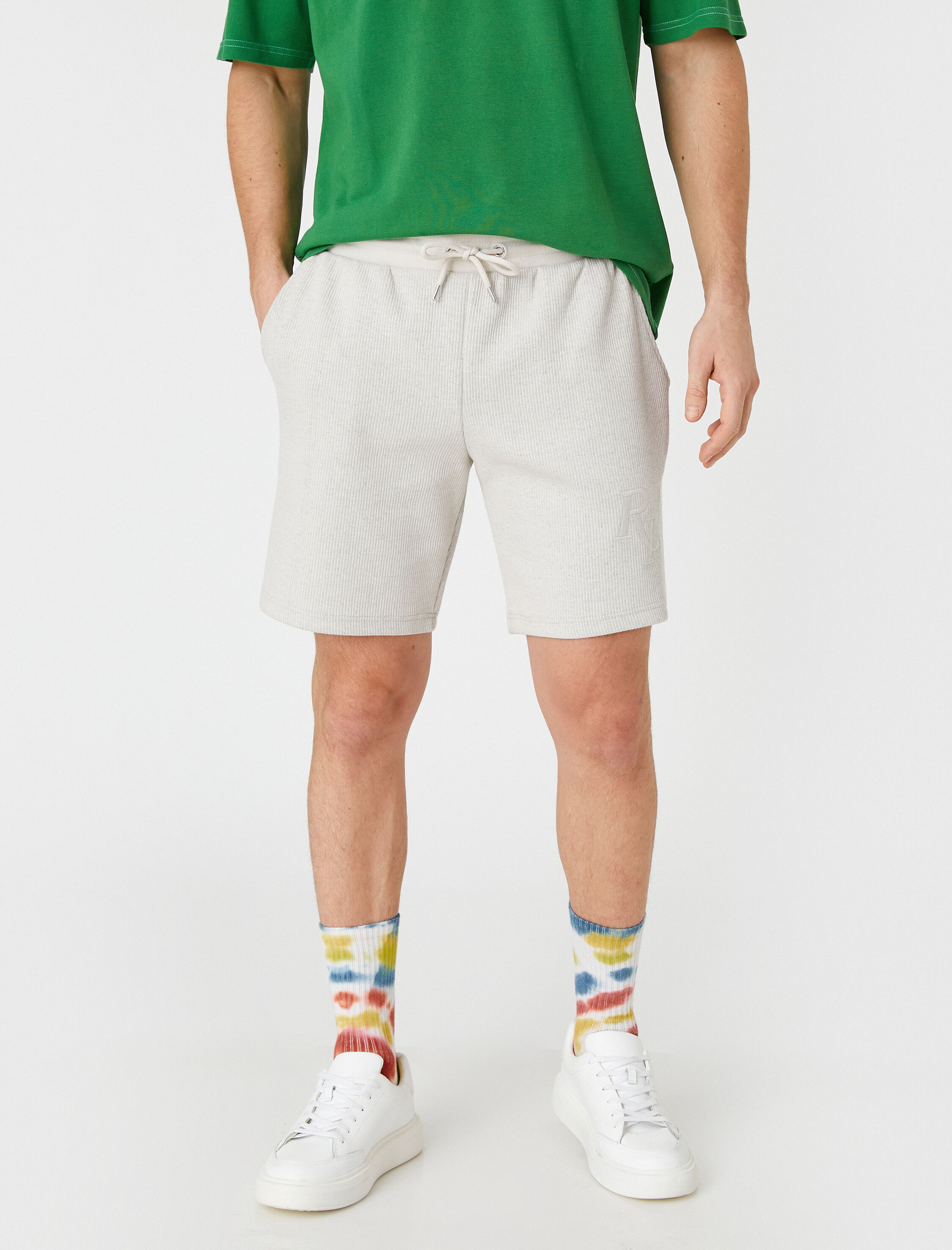   Beli Bağcıklı Bermuda Şort Cep Detaylı