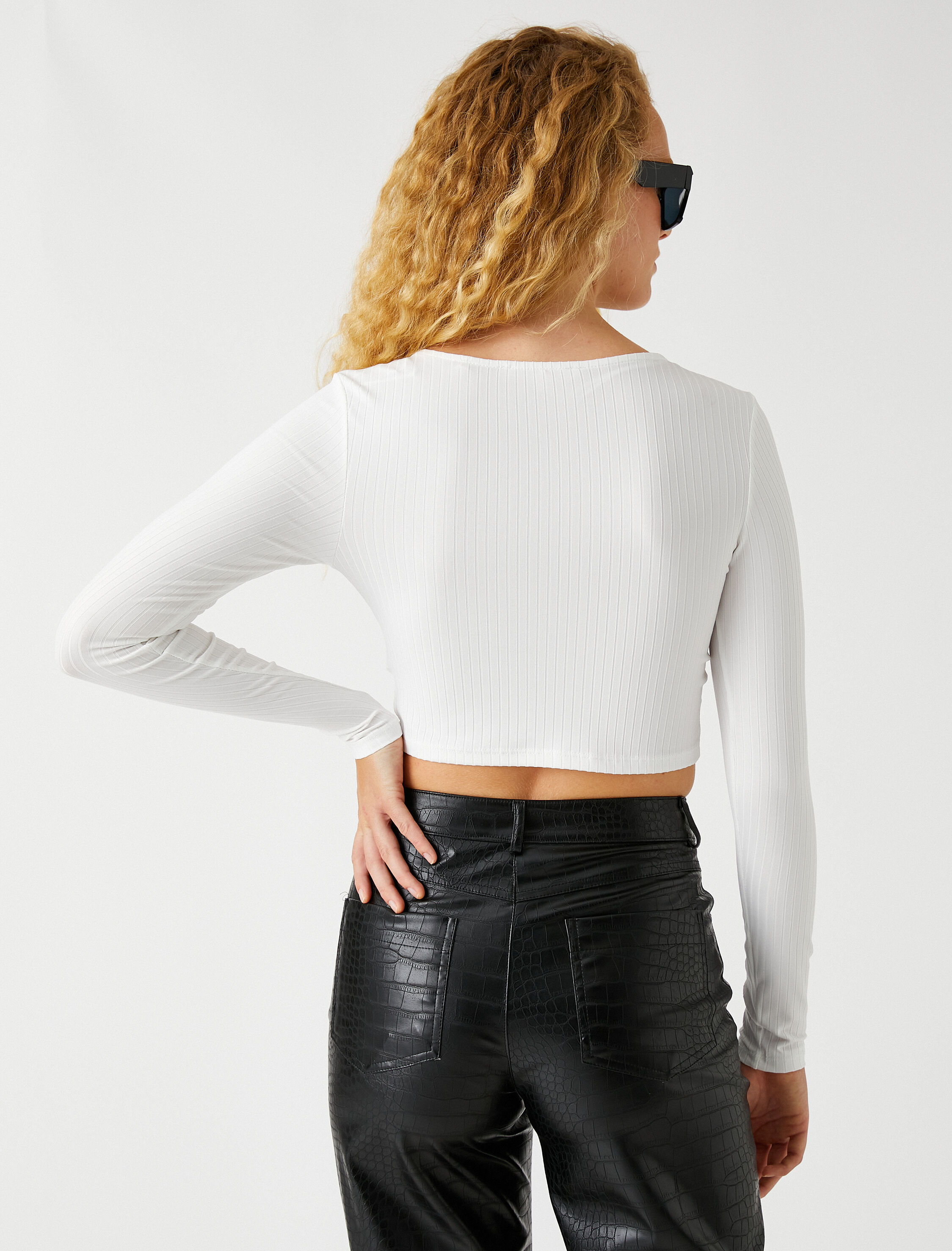   Halka Detaylı Crop Kazak