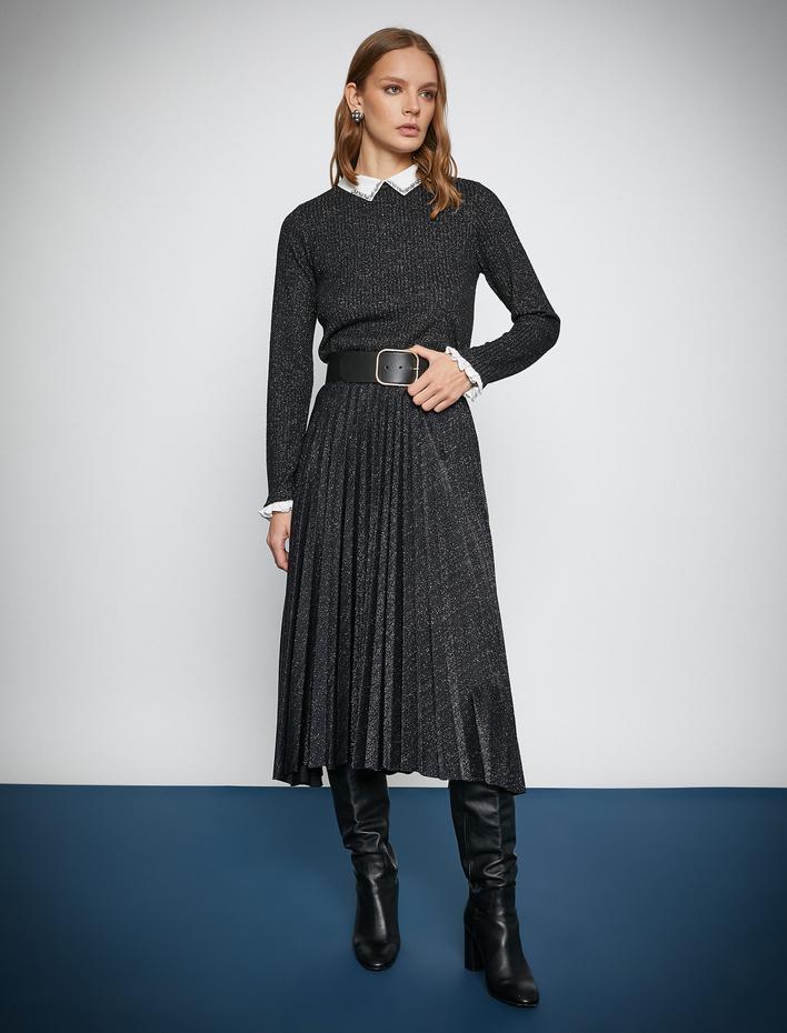  Melis Ağazat X Koton - Taşlı Gömlek Yaka Simli Tişört