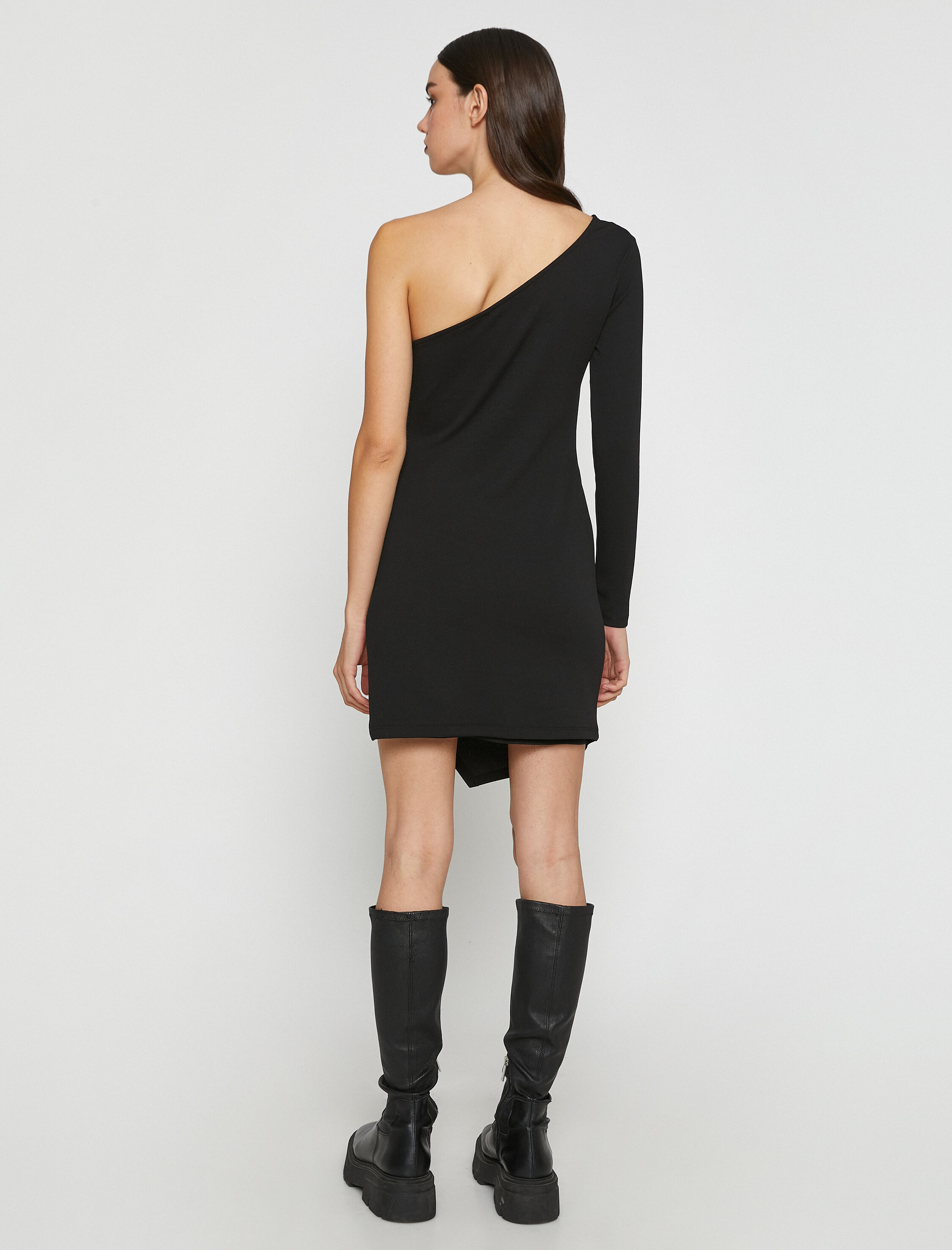 Tek Omuz Mini Elbise Yırtmaç Detaylı