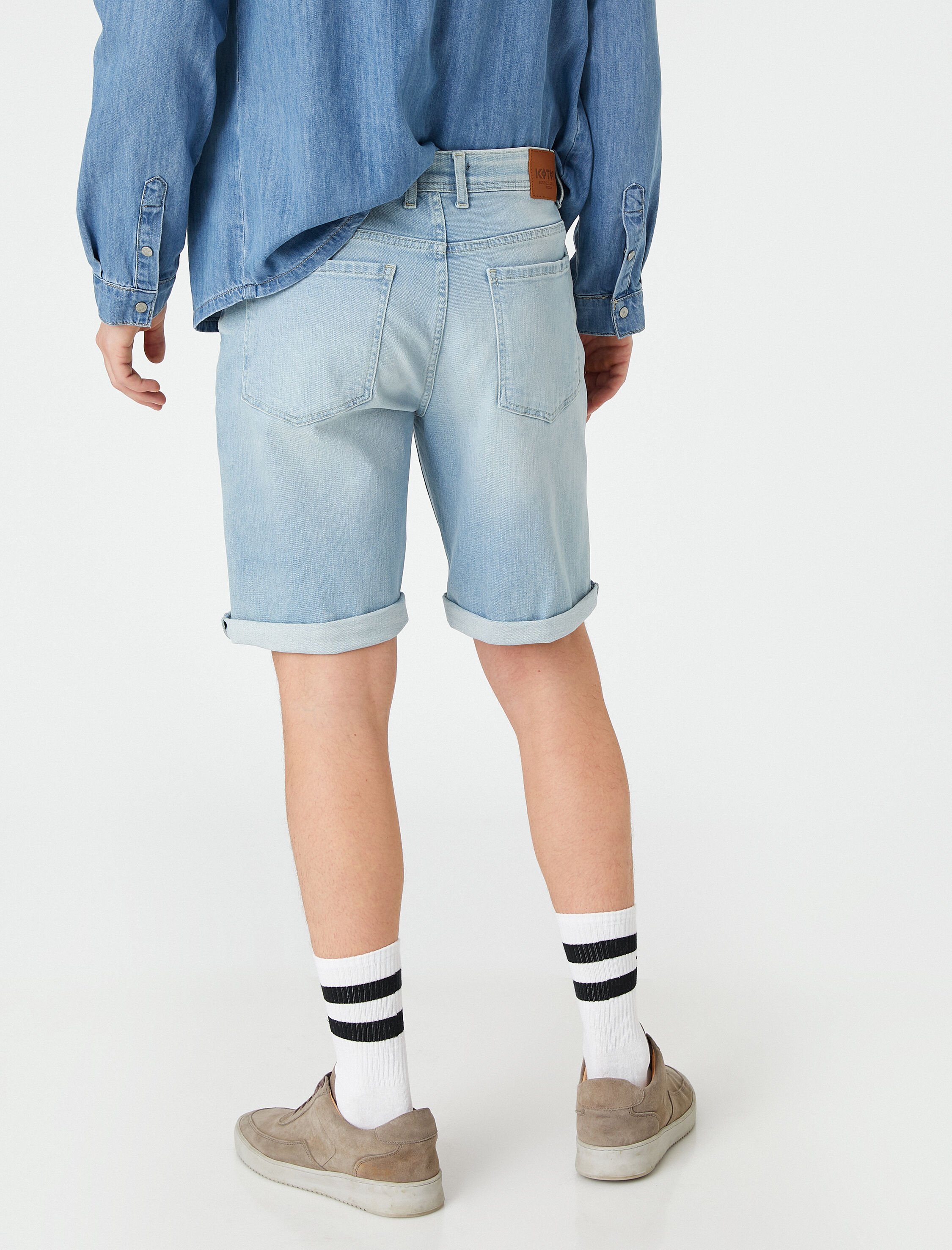   Yırtık Kot Şort Katlı Paça Detaylı Cepli Düğmeli