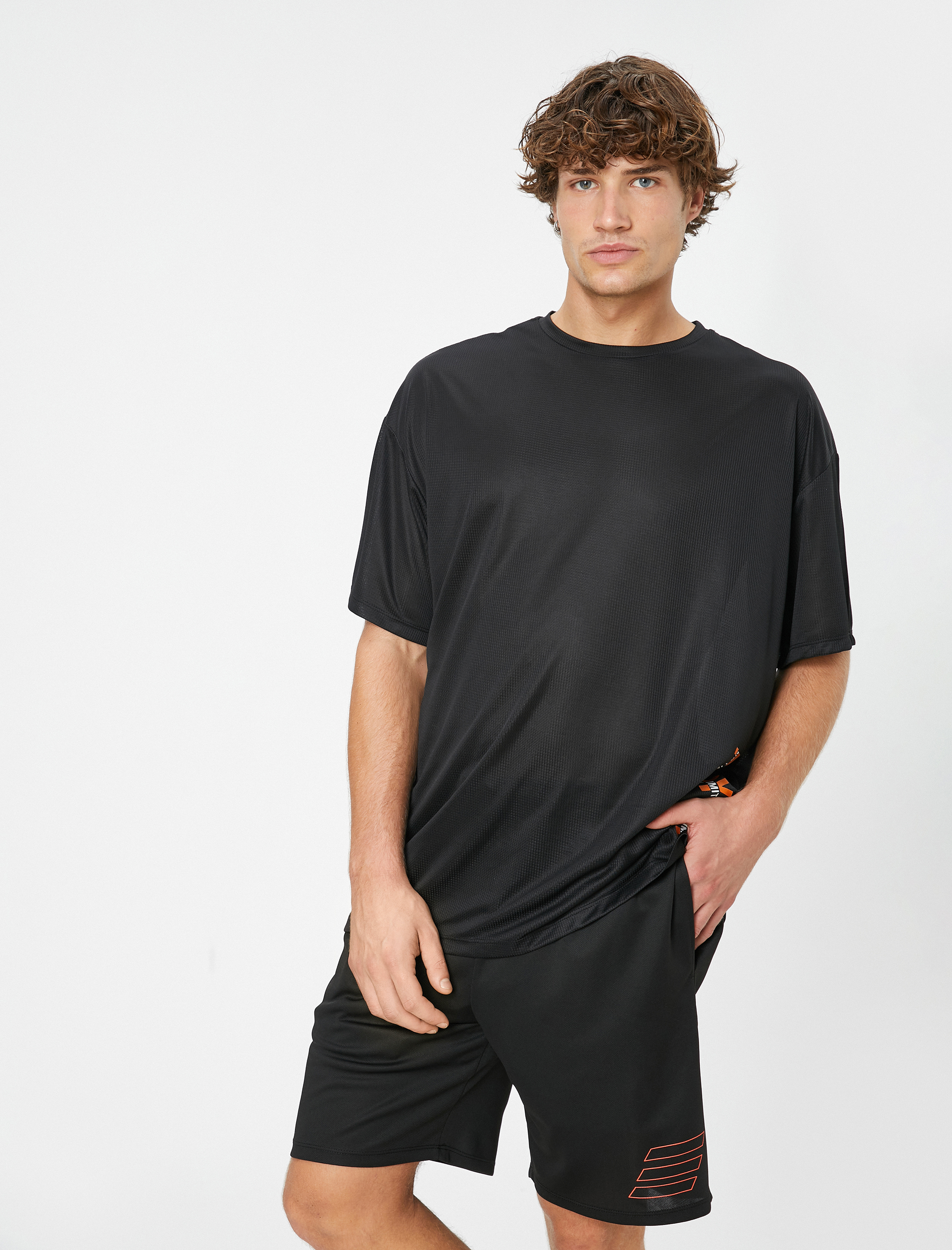   Spor Şort Kısa Beli Bağcıklı Reflektör Baskı Detaylı Cepli