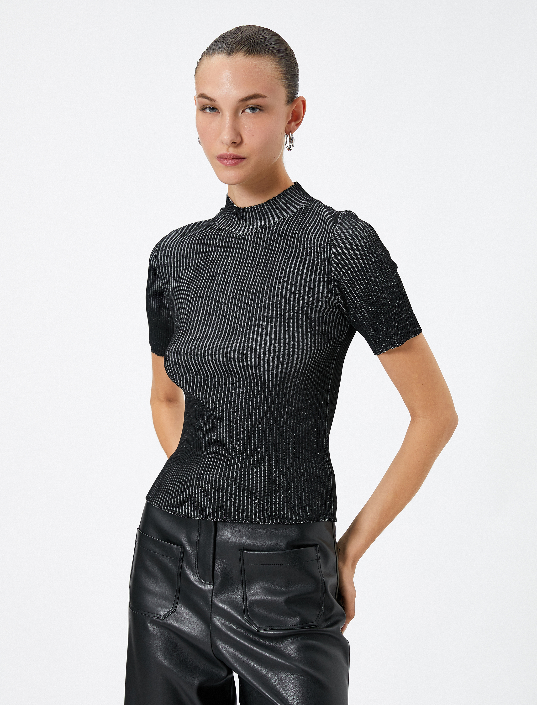   Triko Kazak Kısa Kollu Fitilli Yarım Balıkçı Yaka Slim Fit