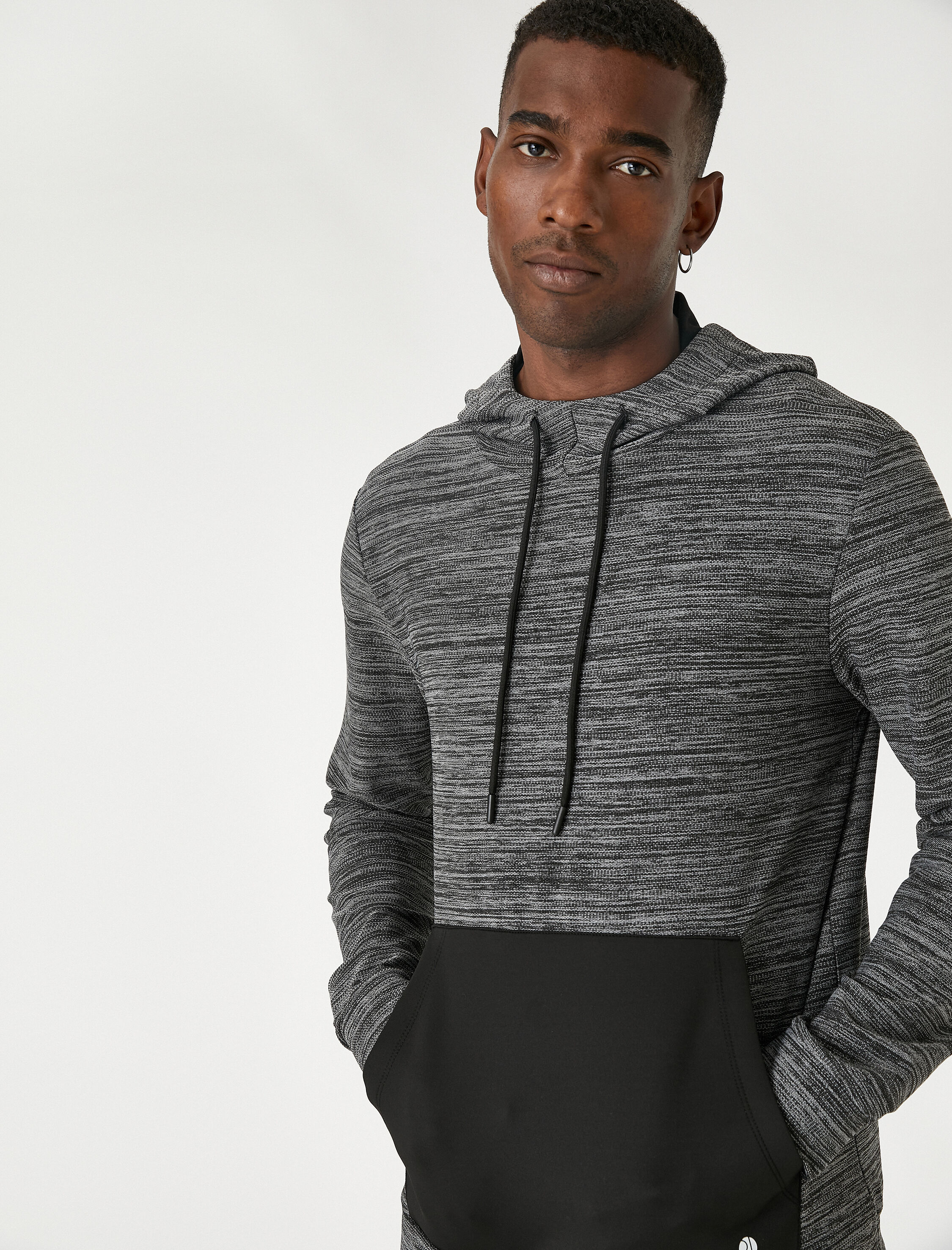   Kapşonlu Sweatshirt Cep Detaylı