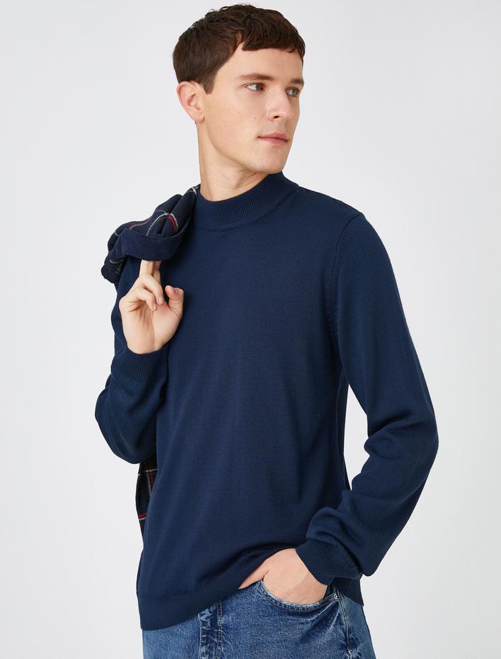  Basic Triko Kazak Yarım Balıkçı Yaka